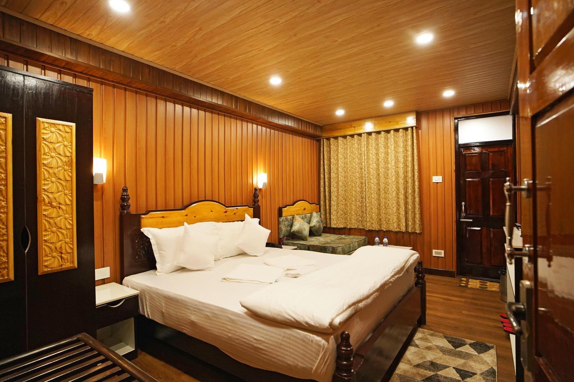 Hotel Sher Bengal Darjeeling 100 Mts From Mall Road Couple Friendly