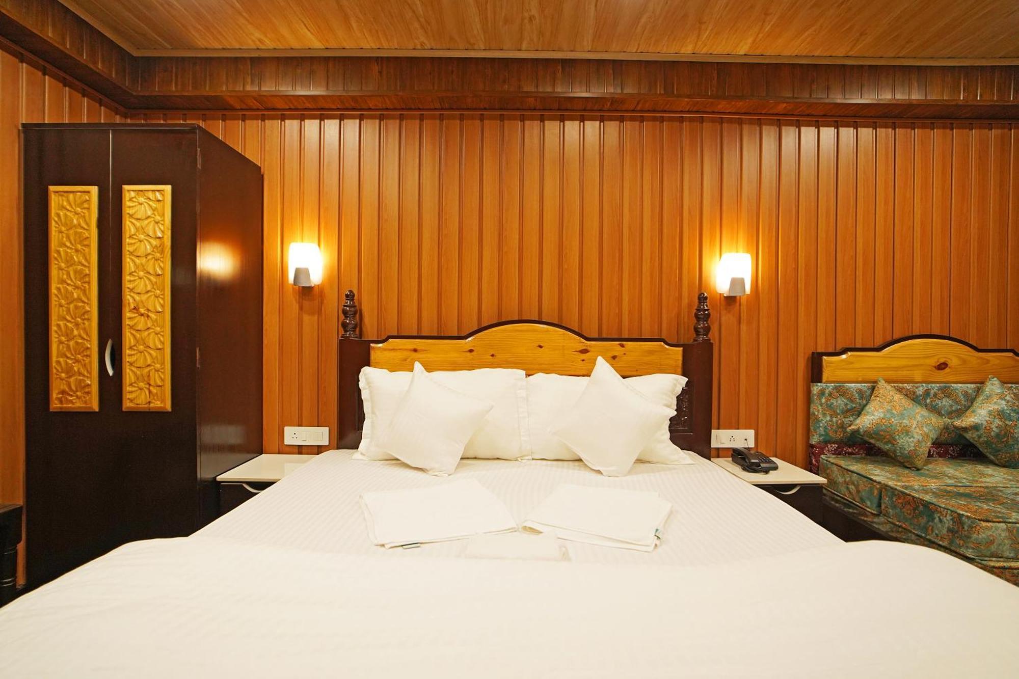 Hotel Sher Bengal Darjeeling 100 Mts From Mall Road Couple Friendly 3*