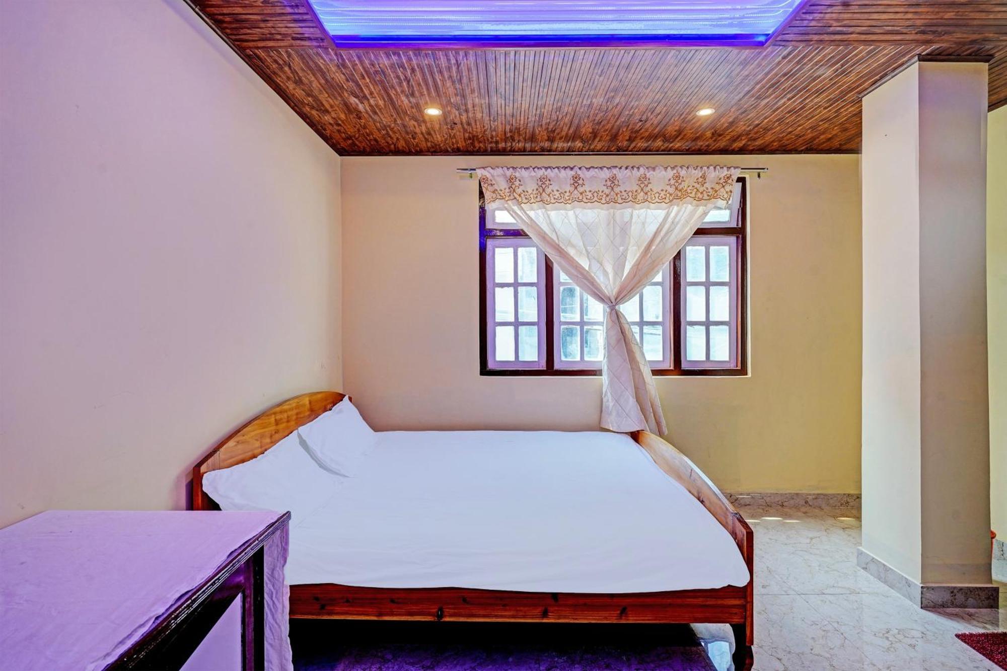 Hotel O Adarash Darjeeling (West Bengal)