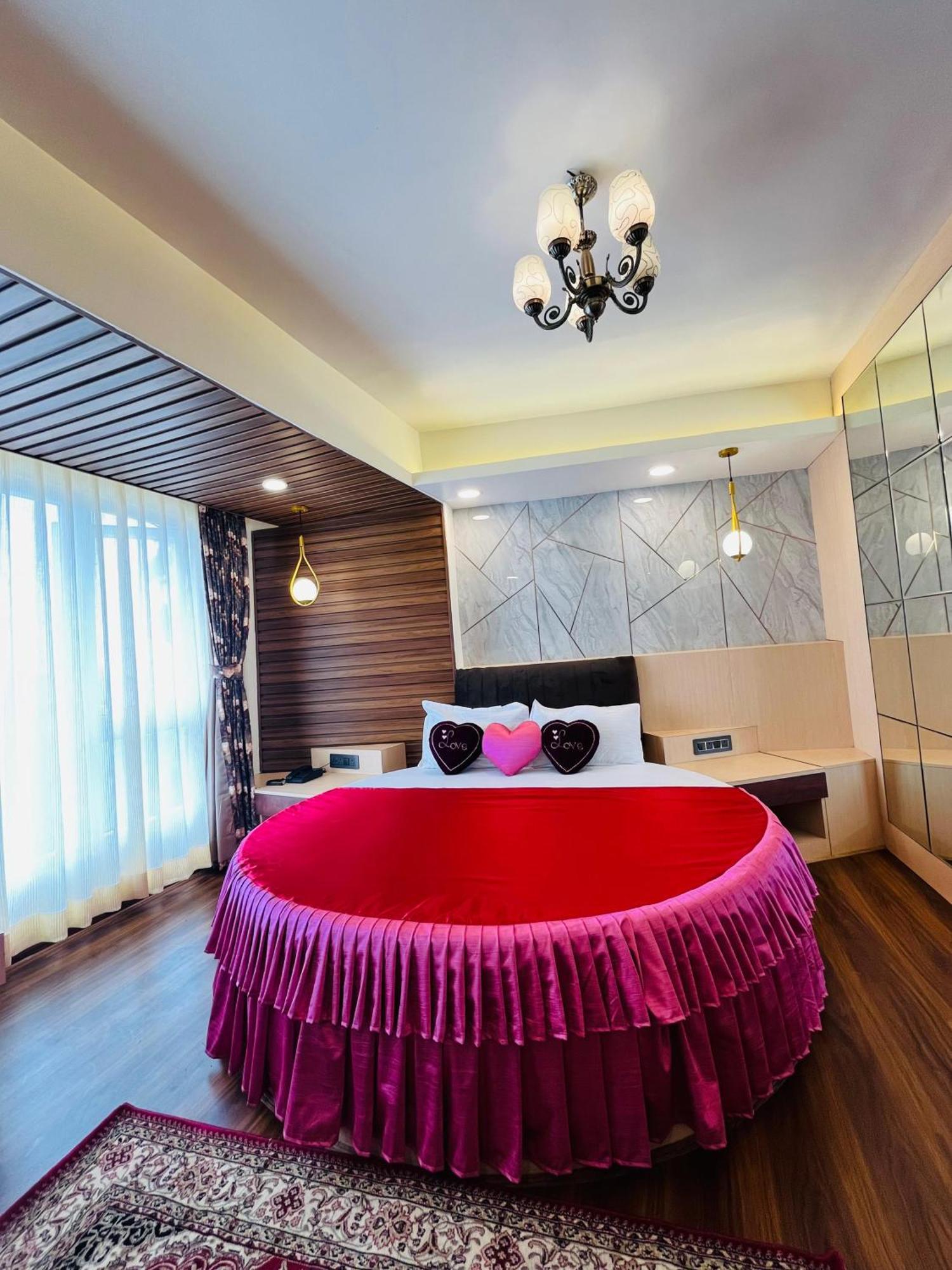 Grg Luxury Broadway Boutique Hotel-at-prime-location Mall Road Darjelling Near Mahakaal Temple Hotel