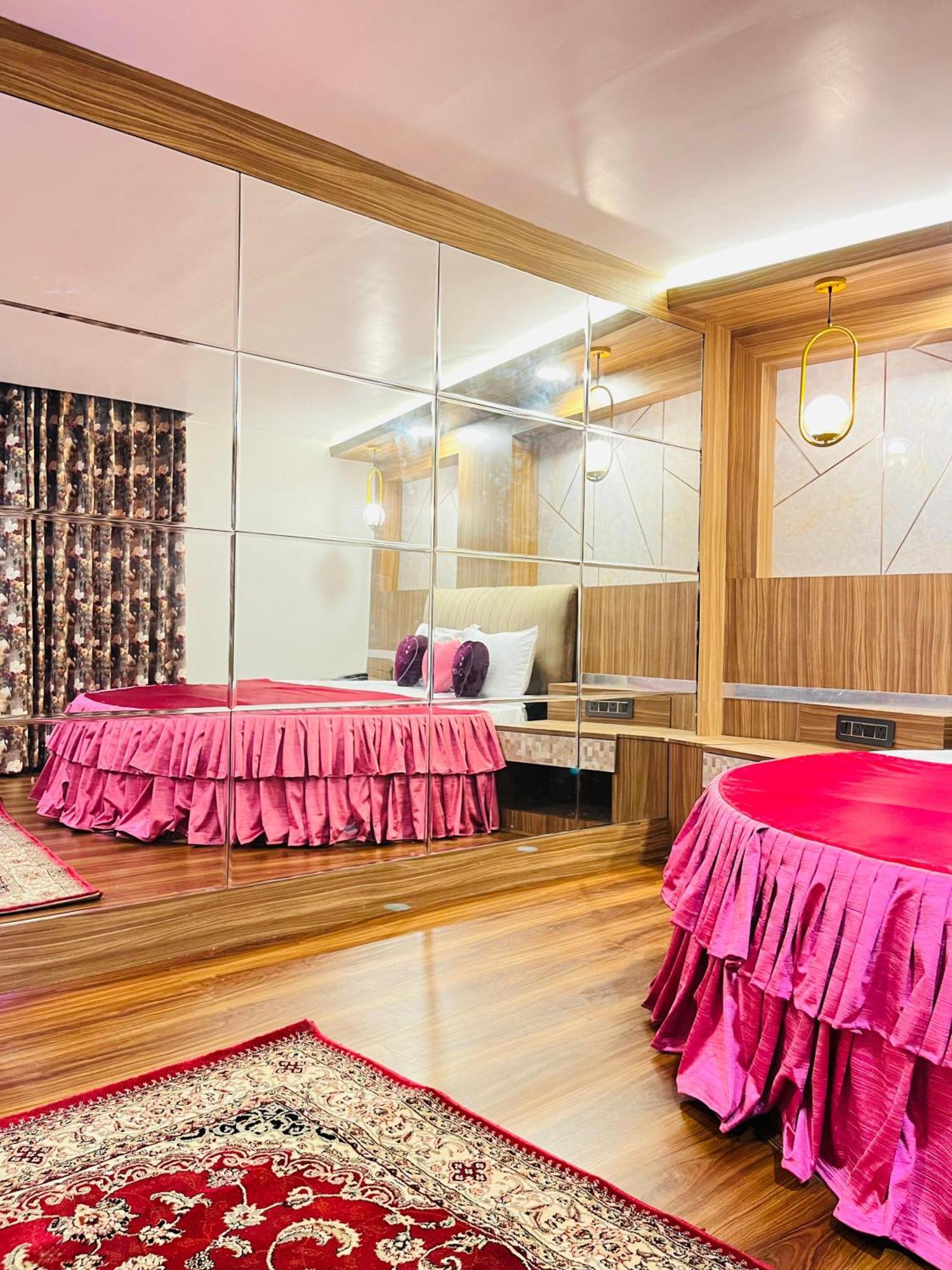 Grg Luxury Broadway Boutique Hotel-at-prime-location Mall Road Darjelling Near Mahakaal Temple Hotel 4*