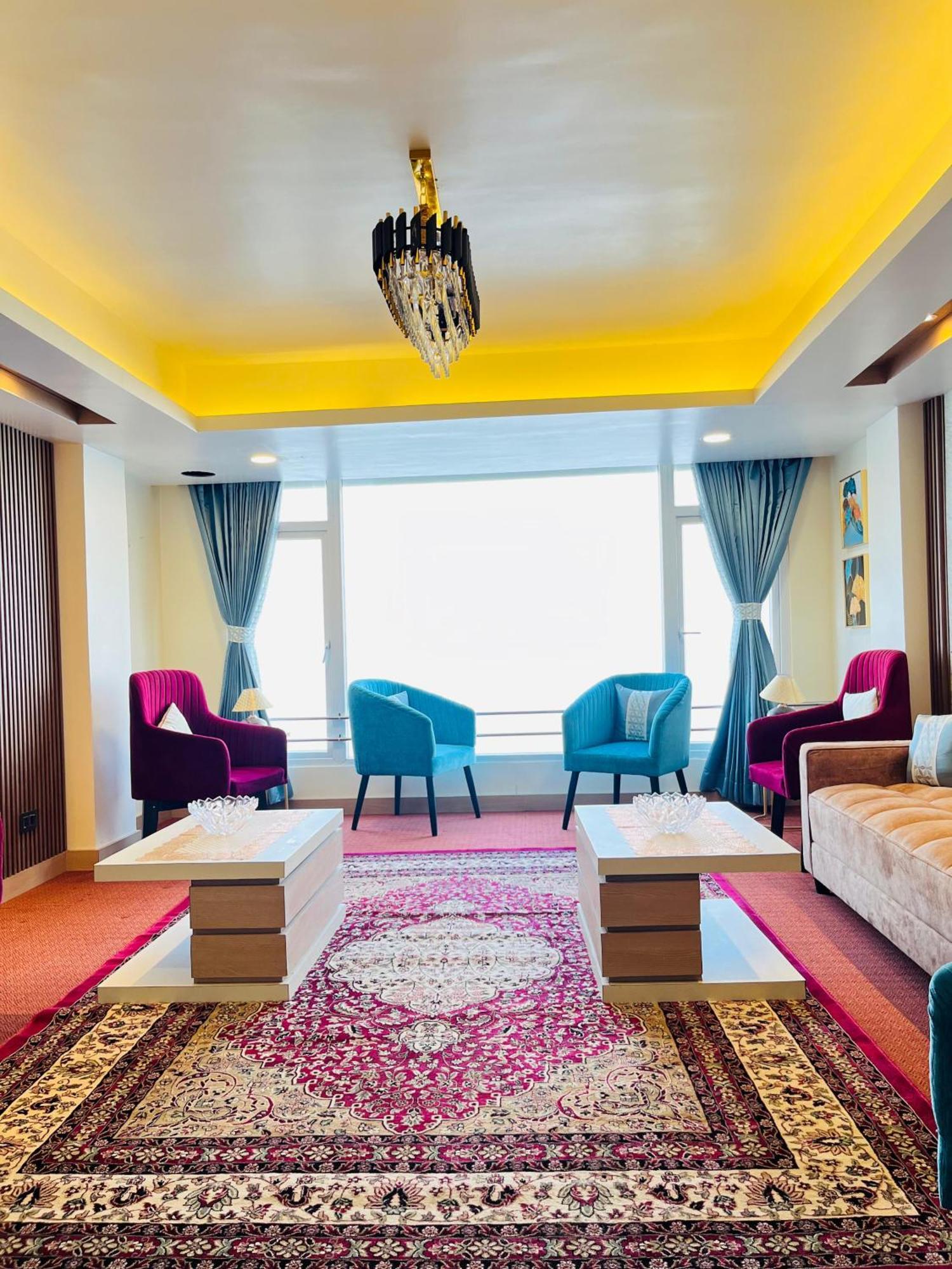 Grg Luxury Broadway Boutique Hotel-at-prime-location Mall Road Darjelling Near Mahakaal Temple Hotel 4*