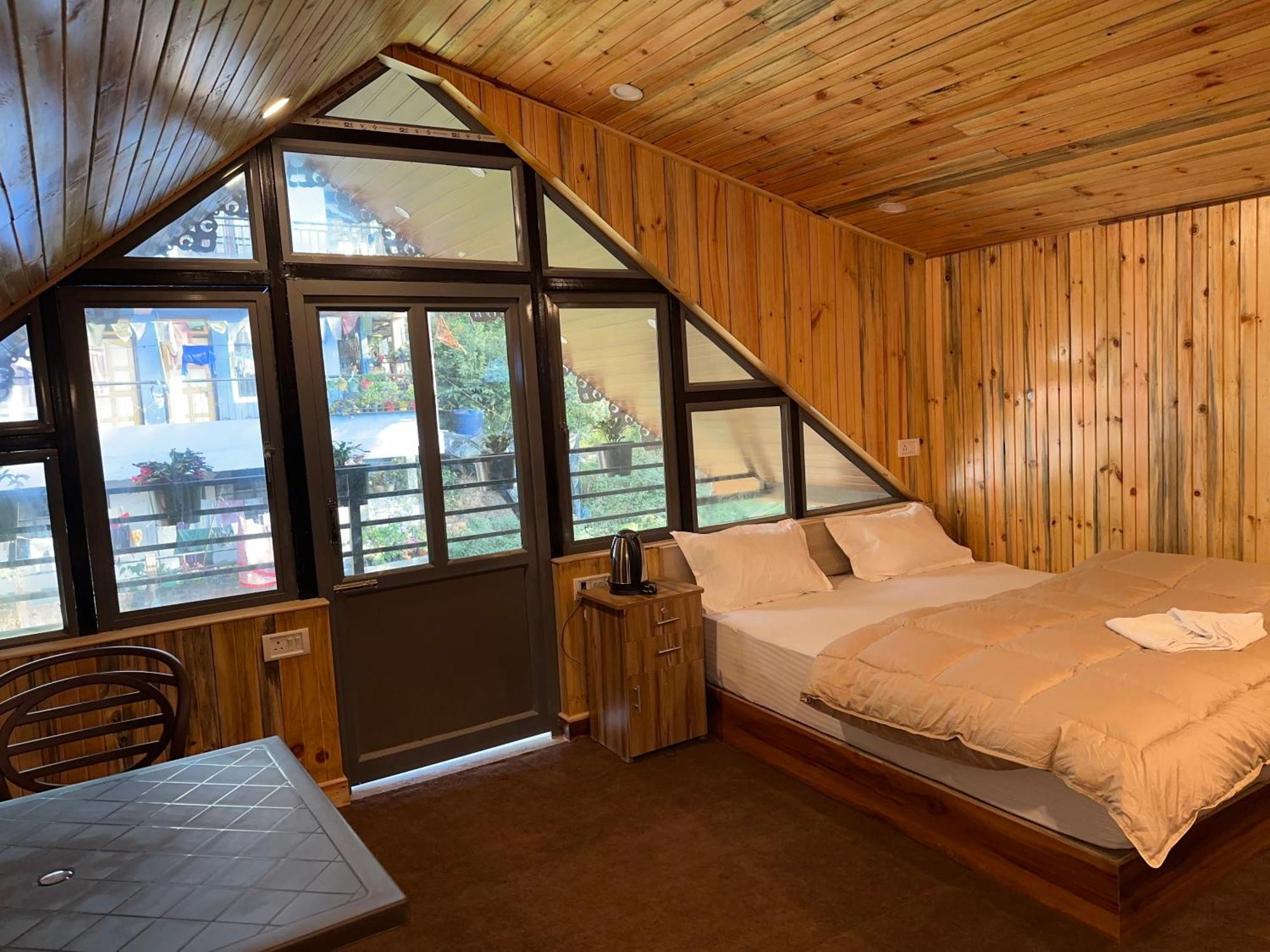 Basera Hotel Darjeeling (West Bengal)