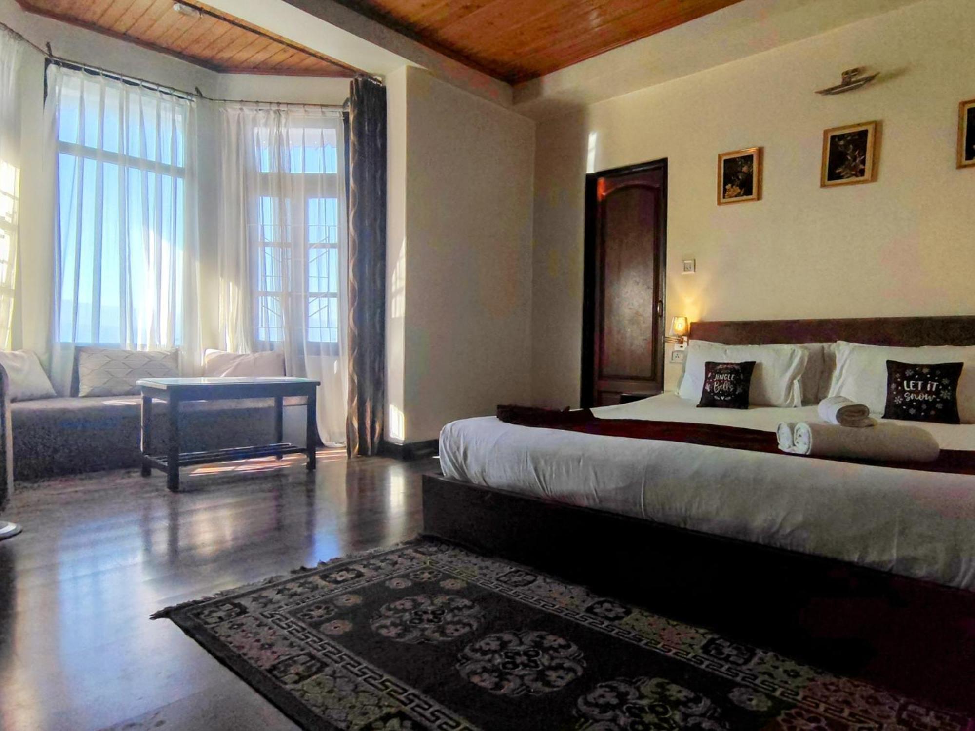 Hotel Everest 2*