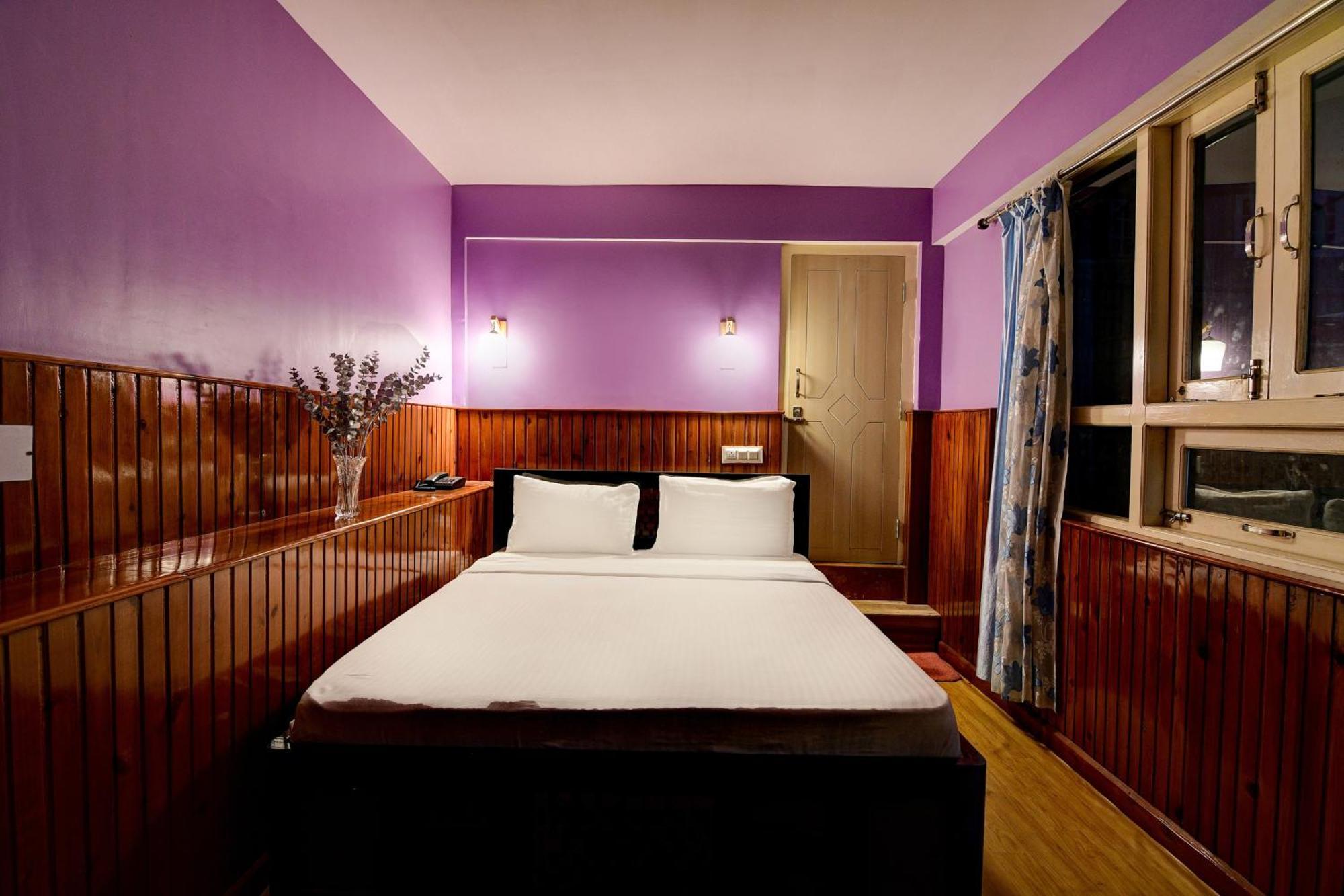 O Maruti Luxury Darjeeling (West Bengal)