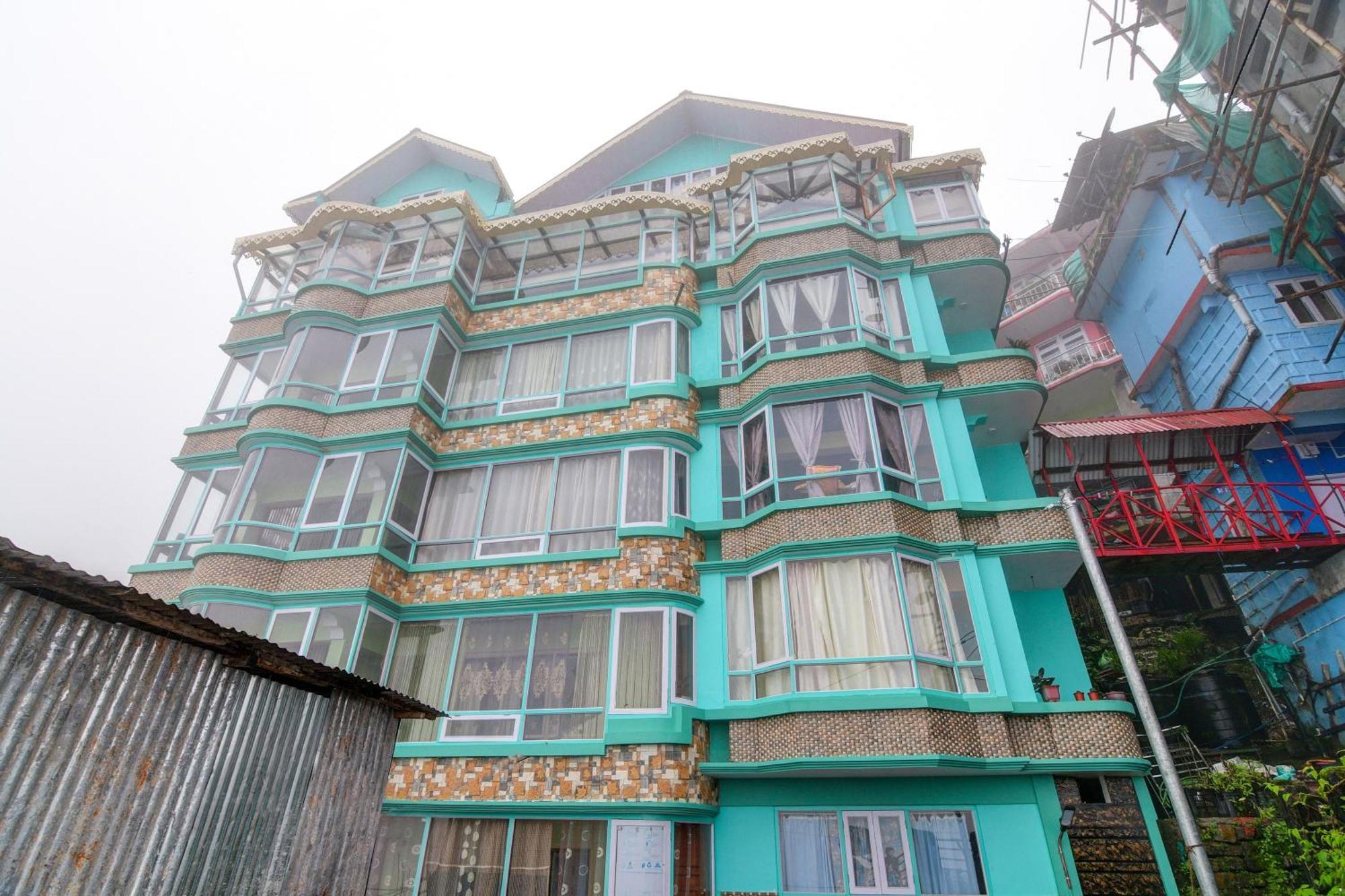 O Maruti Luxury Darjeeling (West Bengal)
