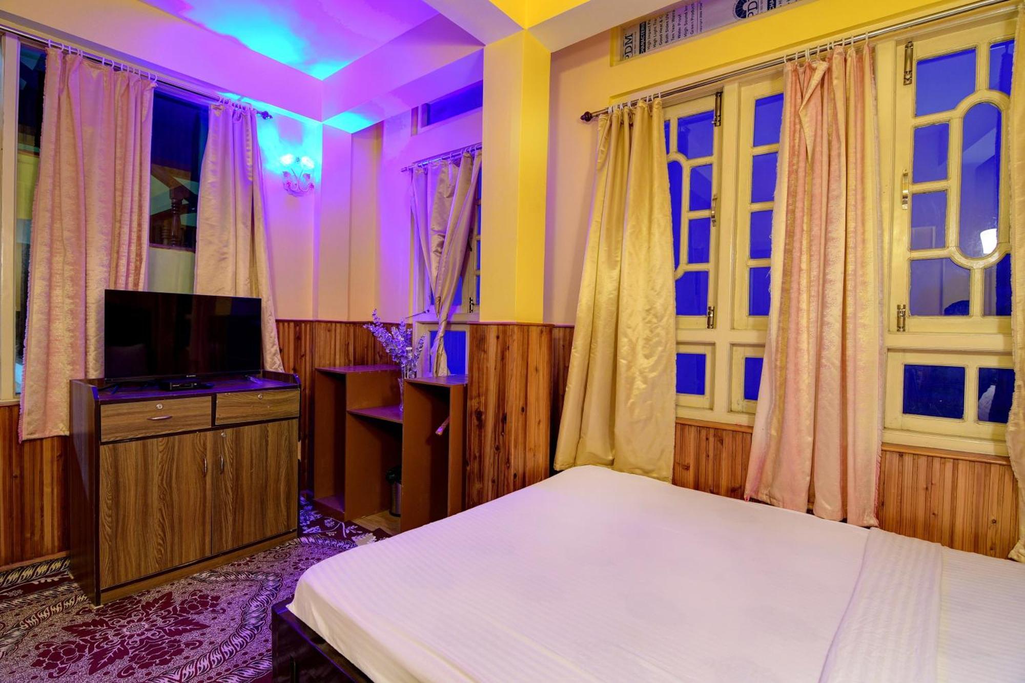 Apartment O Maruti Luxury *