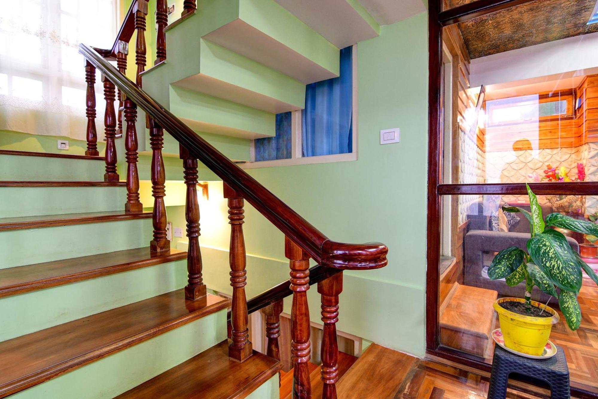 O Maruti Luxury Darjeeling (West Bengal)