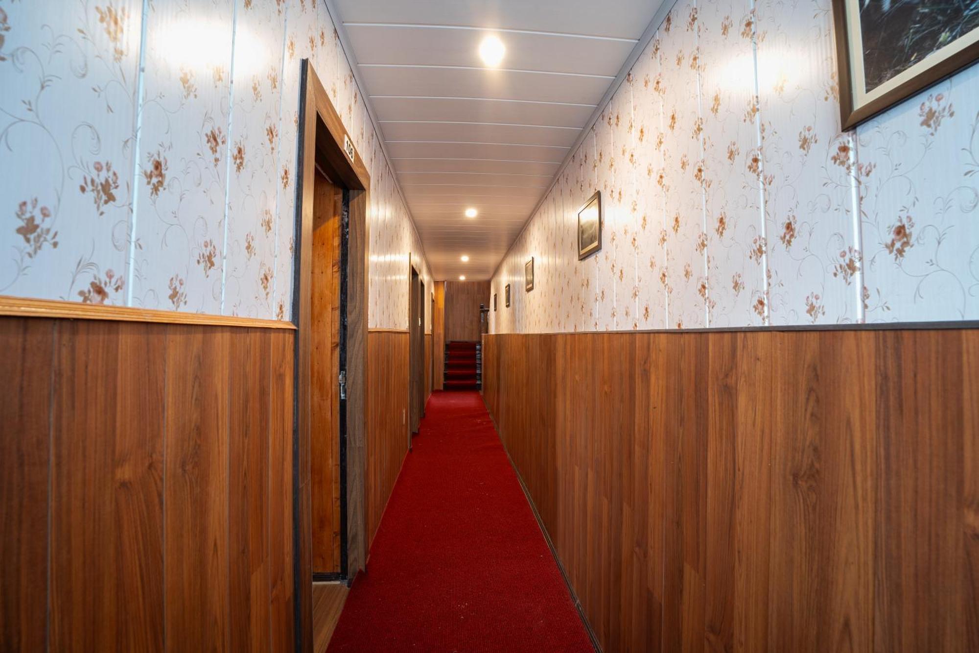 Hostel Poshtel, Meghma , Sandakphu *