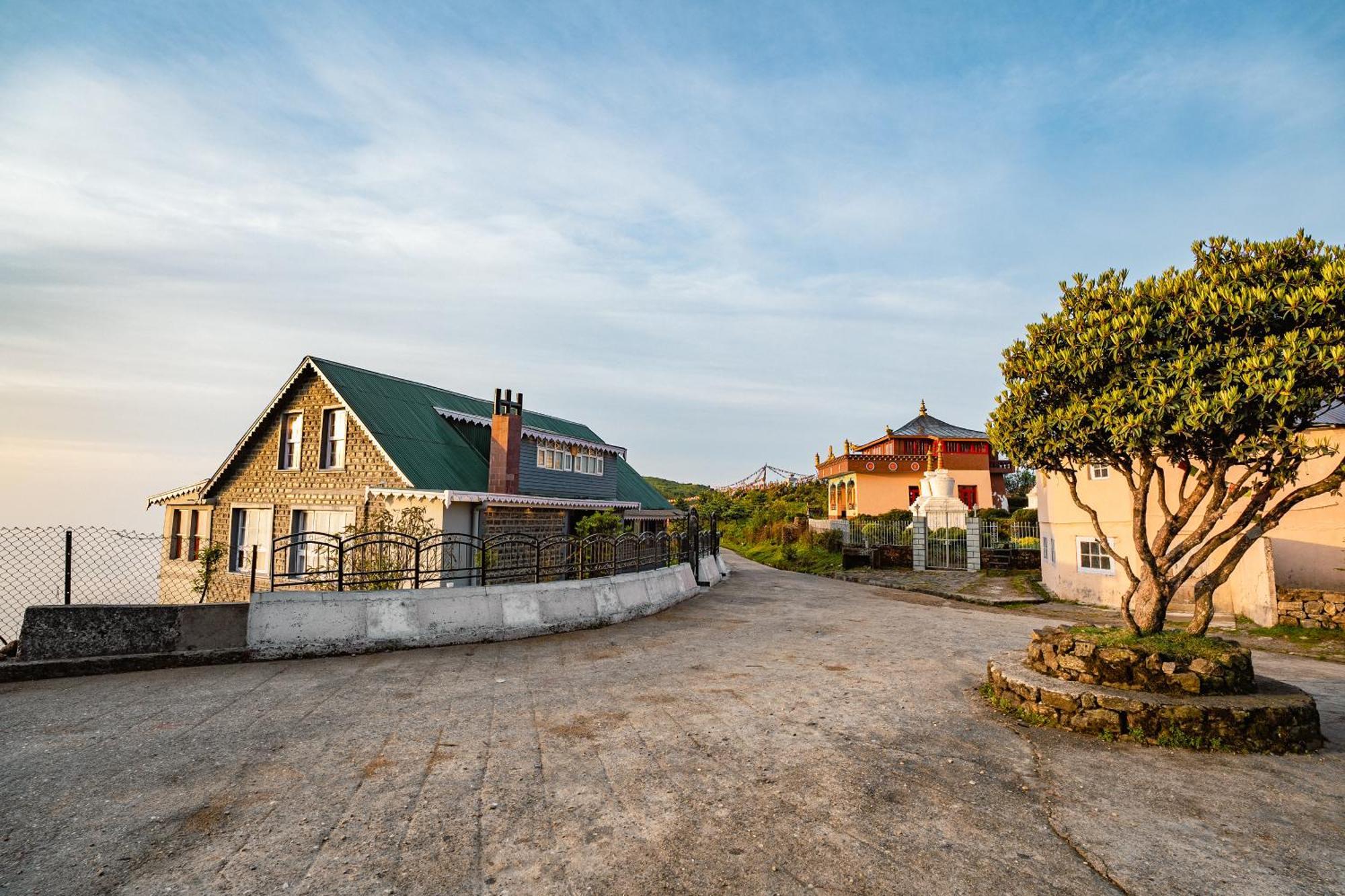 Poshtel, Meghma , Sandakphu Darjeeling (West Bengal)