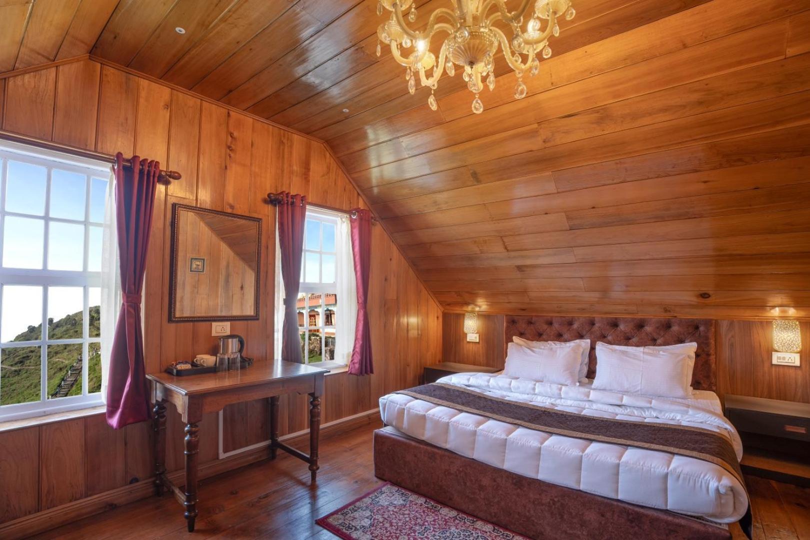 Poshtel, Meghma , Sandakphu Hostel Darjeeling (West Bengal)