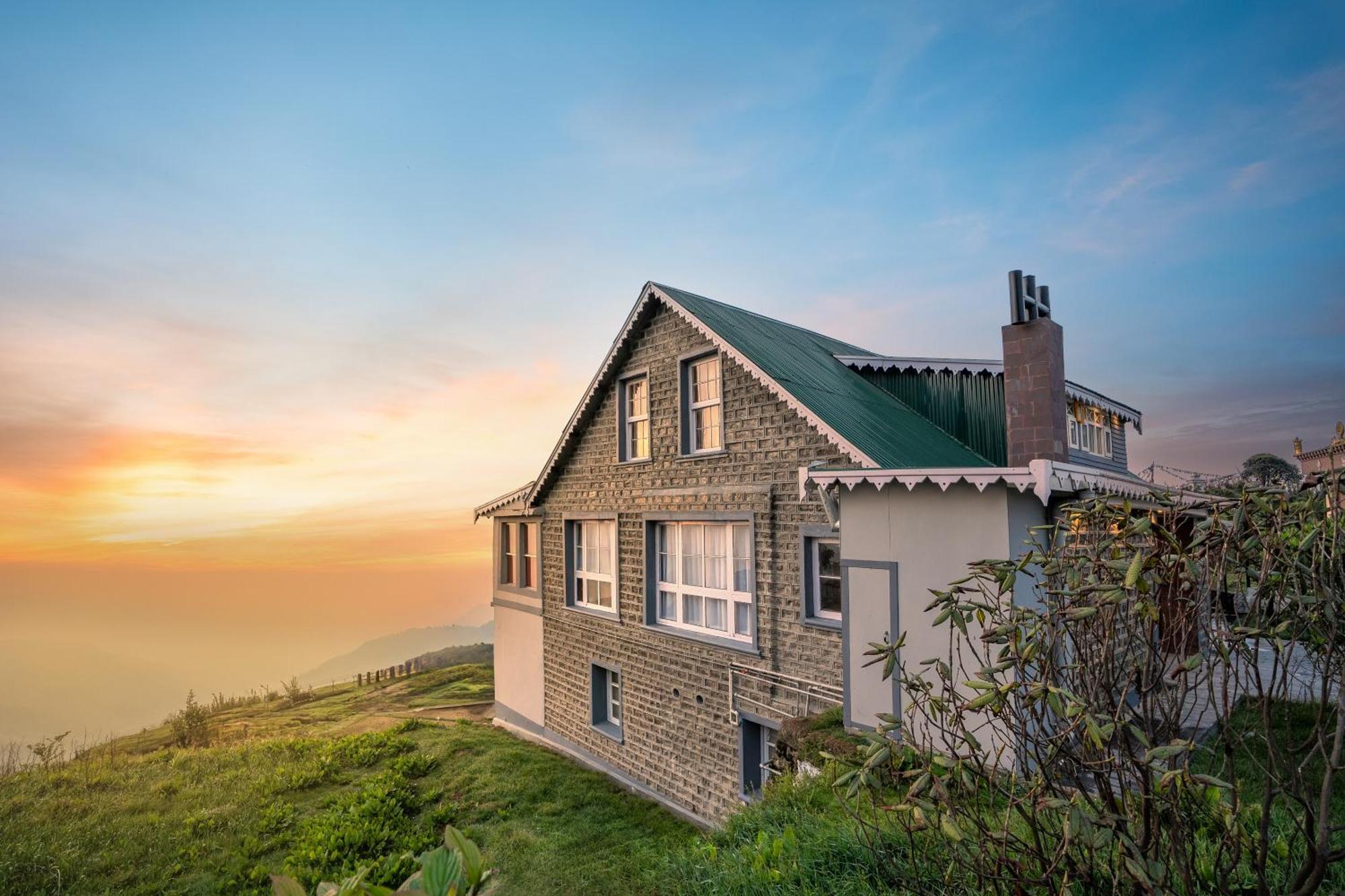 Poshtel, Meghma , Sandakphu *