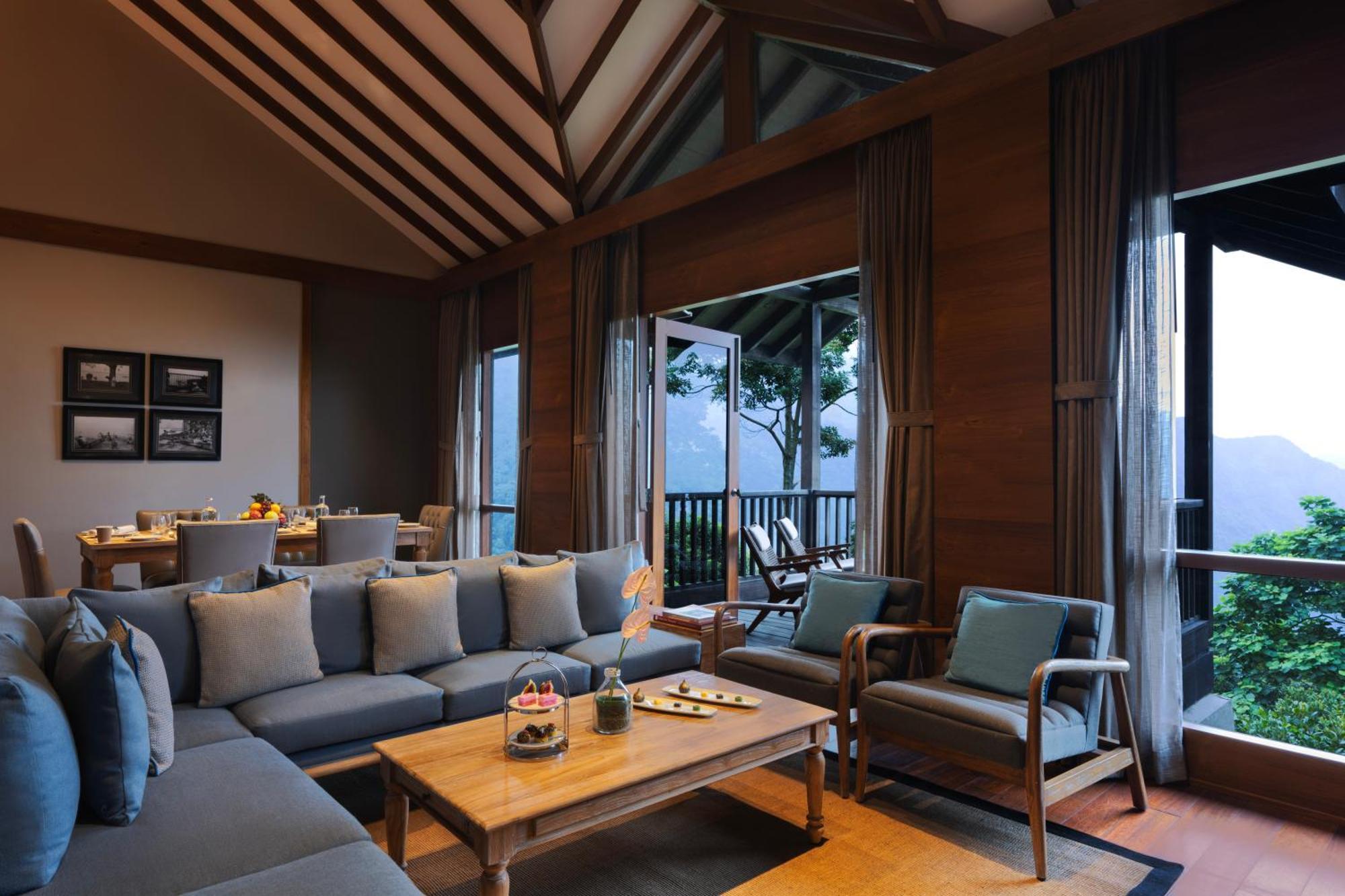 Taj Chia Kutir & Darjeeling
