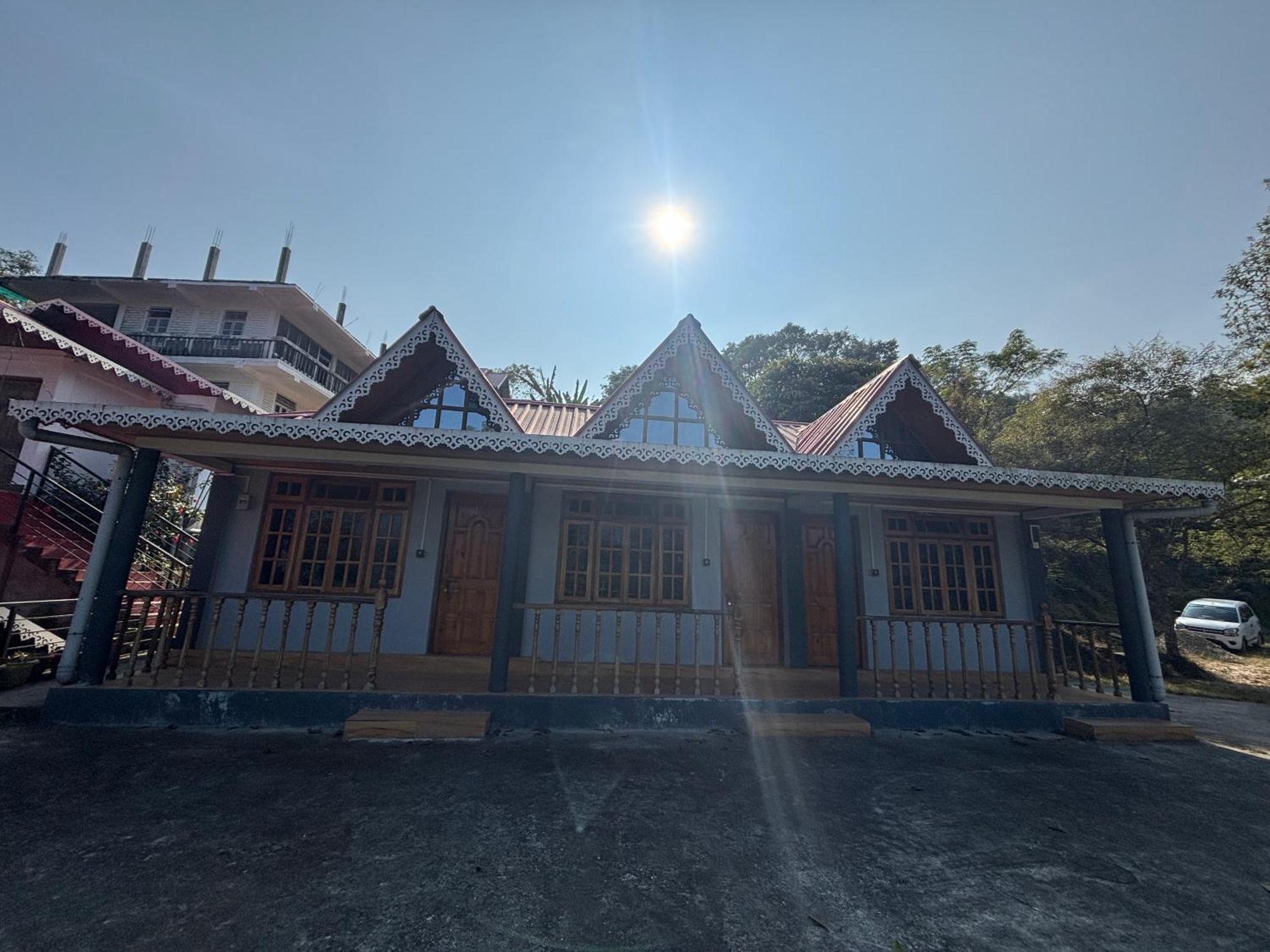 Four Season Darjeeling (West Bengal)