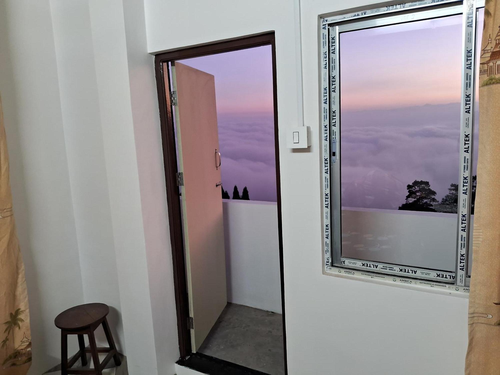 Mist & Dew Homestay *
