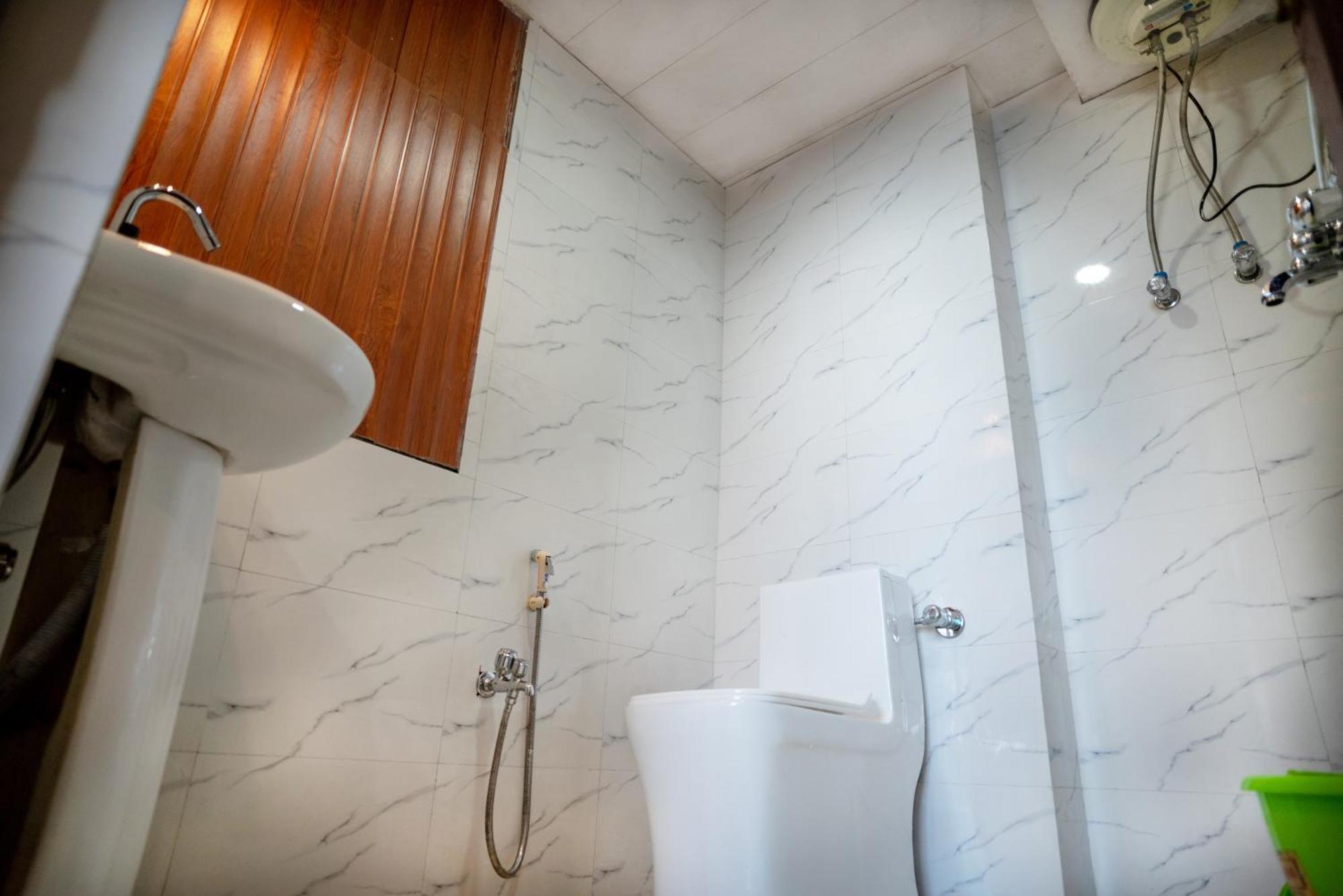 Highlander's By Ivy Group Of 3*
