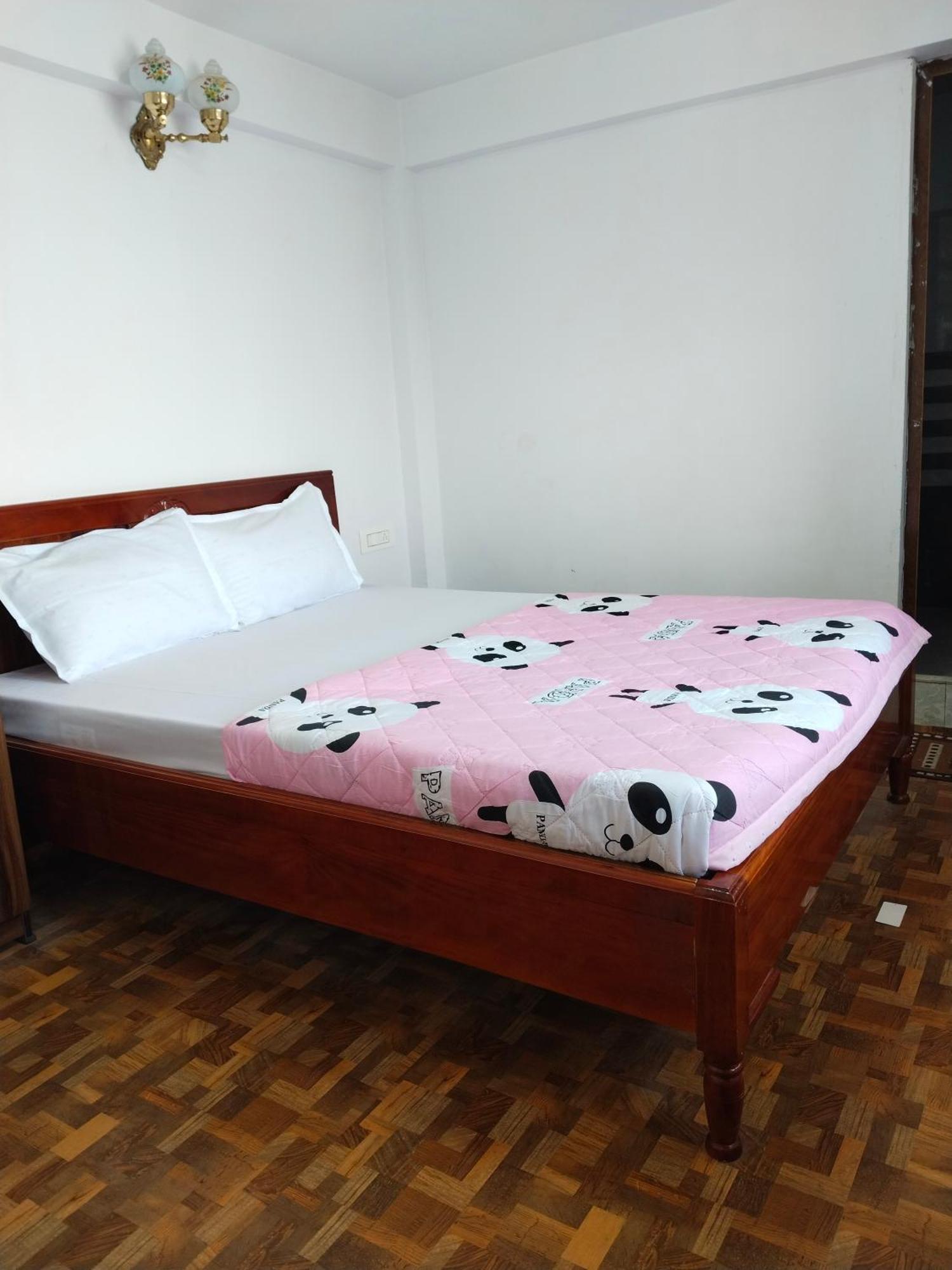 Avira Homestay *