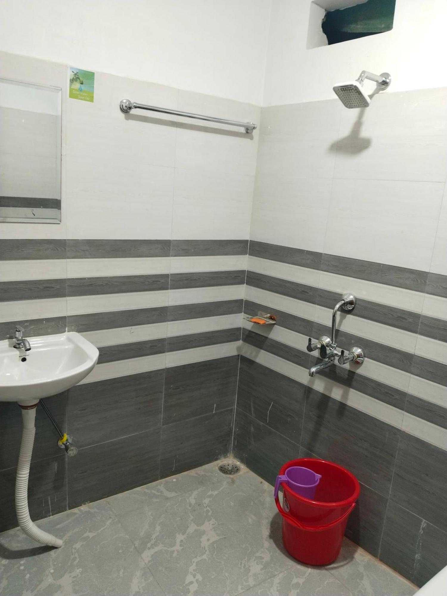 Avira Homestay *