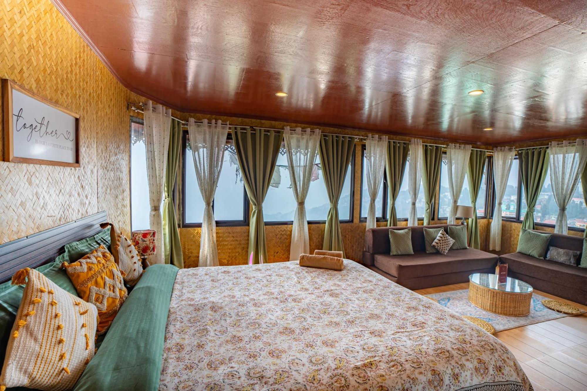 Monratino Himadrie -2 Mins Walk From Mall Road - Have Kanchenjunga Mountain View * Darjeeling (West Bengal)