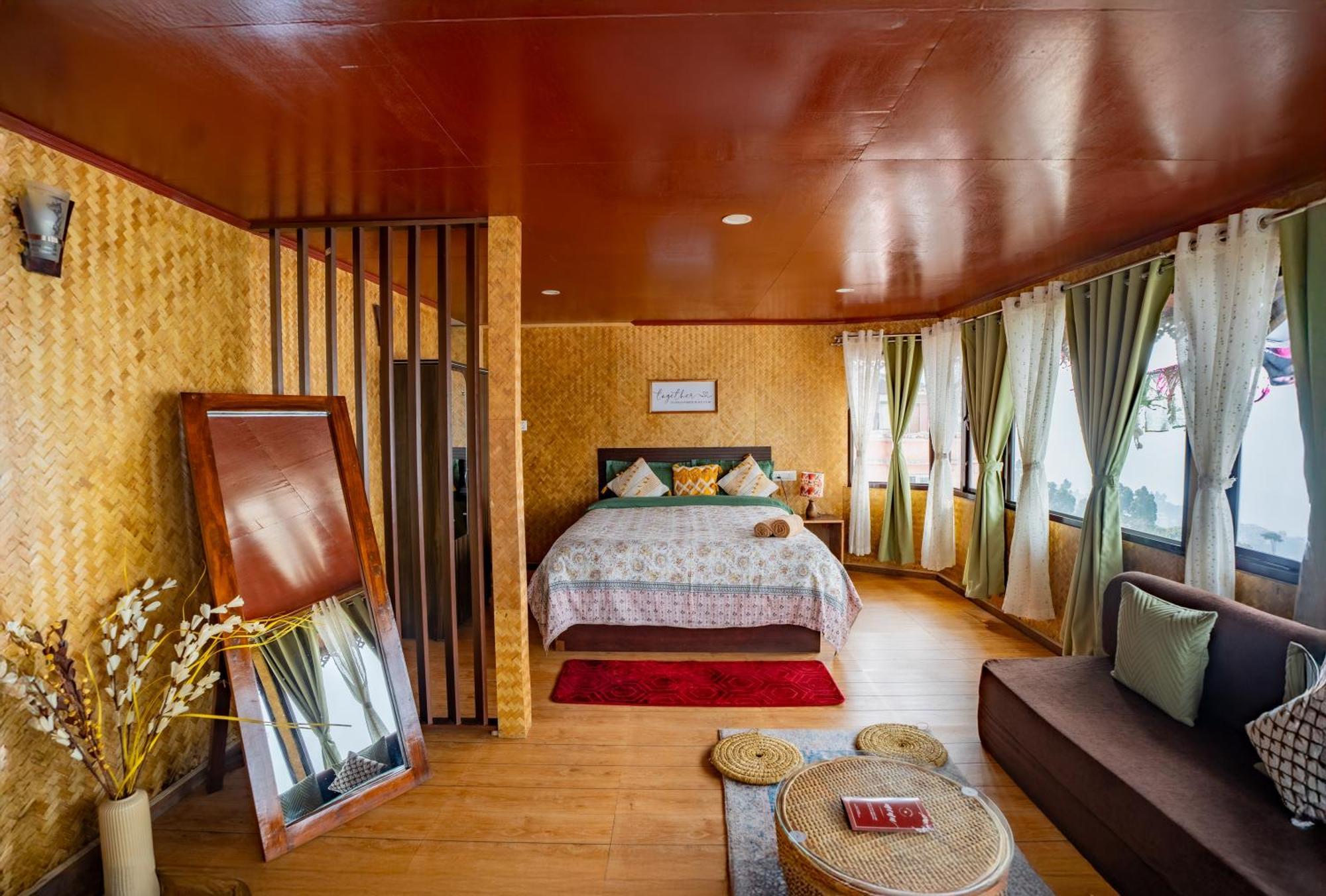 Monratino Himadrie -2 Mins Walk From Mall Road - Have Kanchenjunga Mountain View