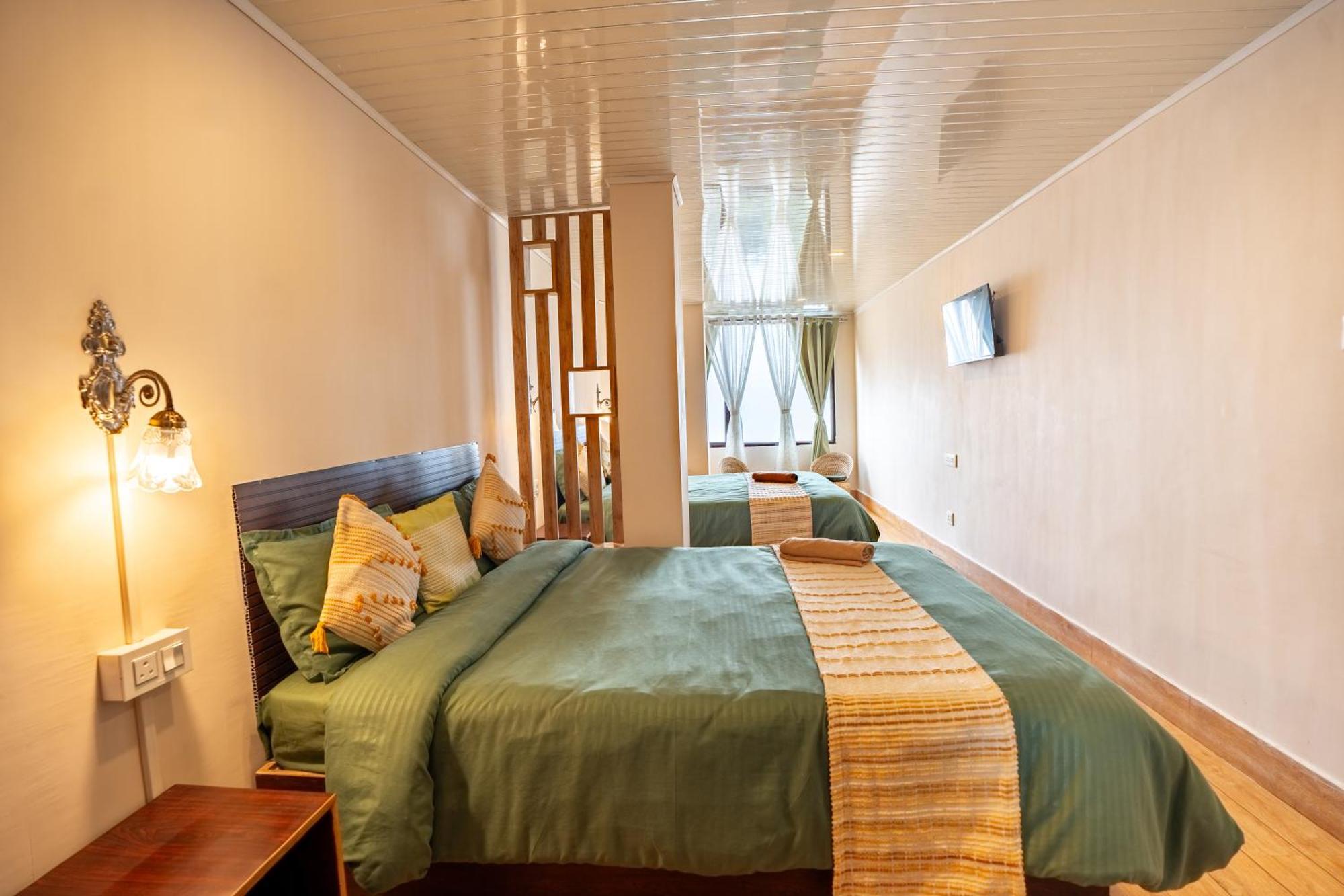 Monratino Himadrie -2 Mins Walk From Mall Road - Have Kanchenjunga Mountain View