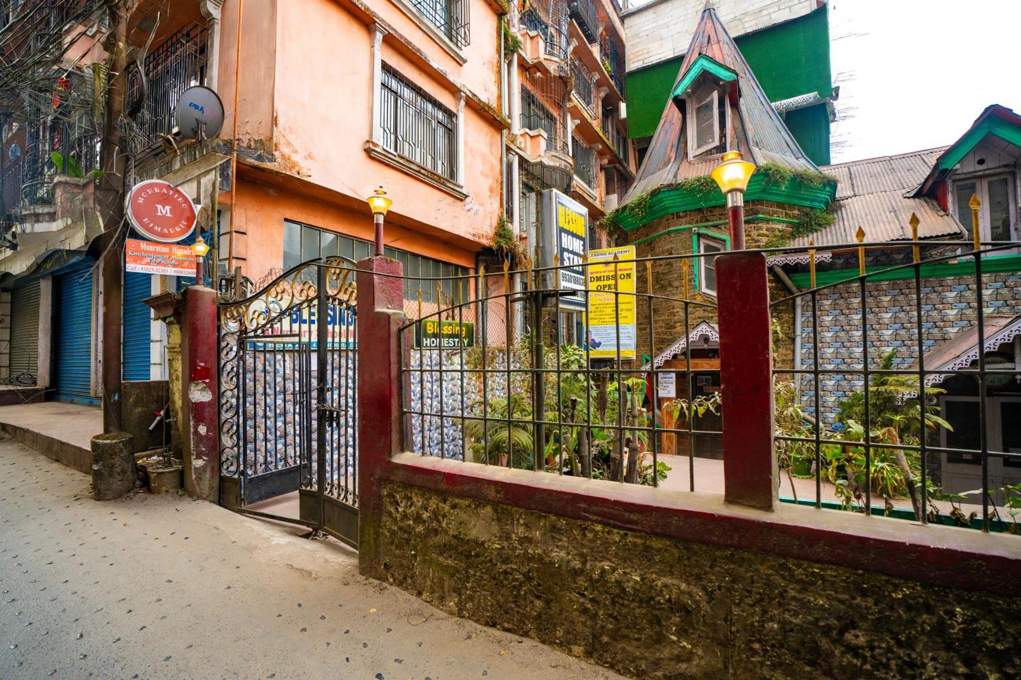 Monratino Himadrie -2 Mins Walk From Mall Road - Have Kanchenjunga Mountain View Bed & Breakfast Darjeeling (West Bengal)