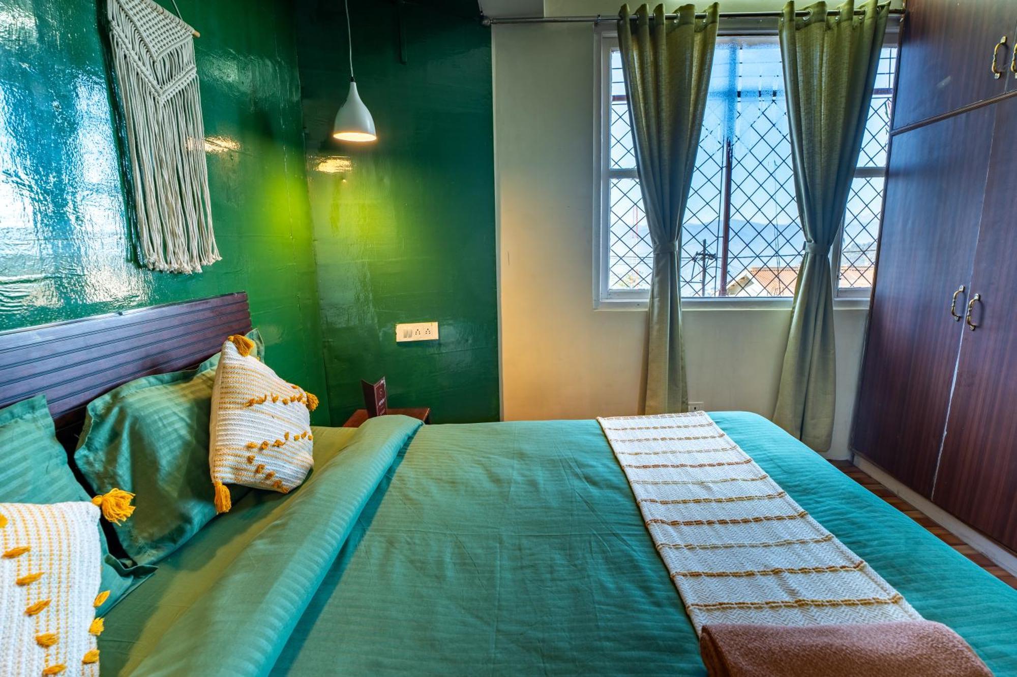 Monratino Himadrie -2 Mins Walk From Mall Road - Have Kanchenjunga Mountain View *