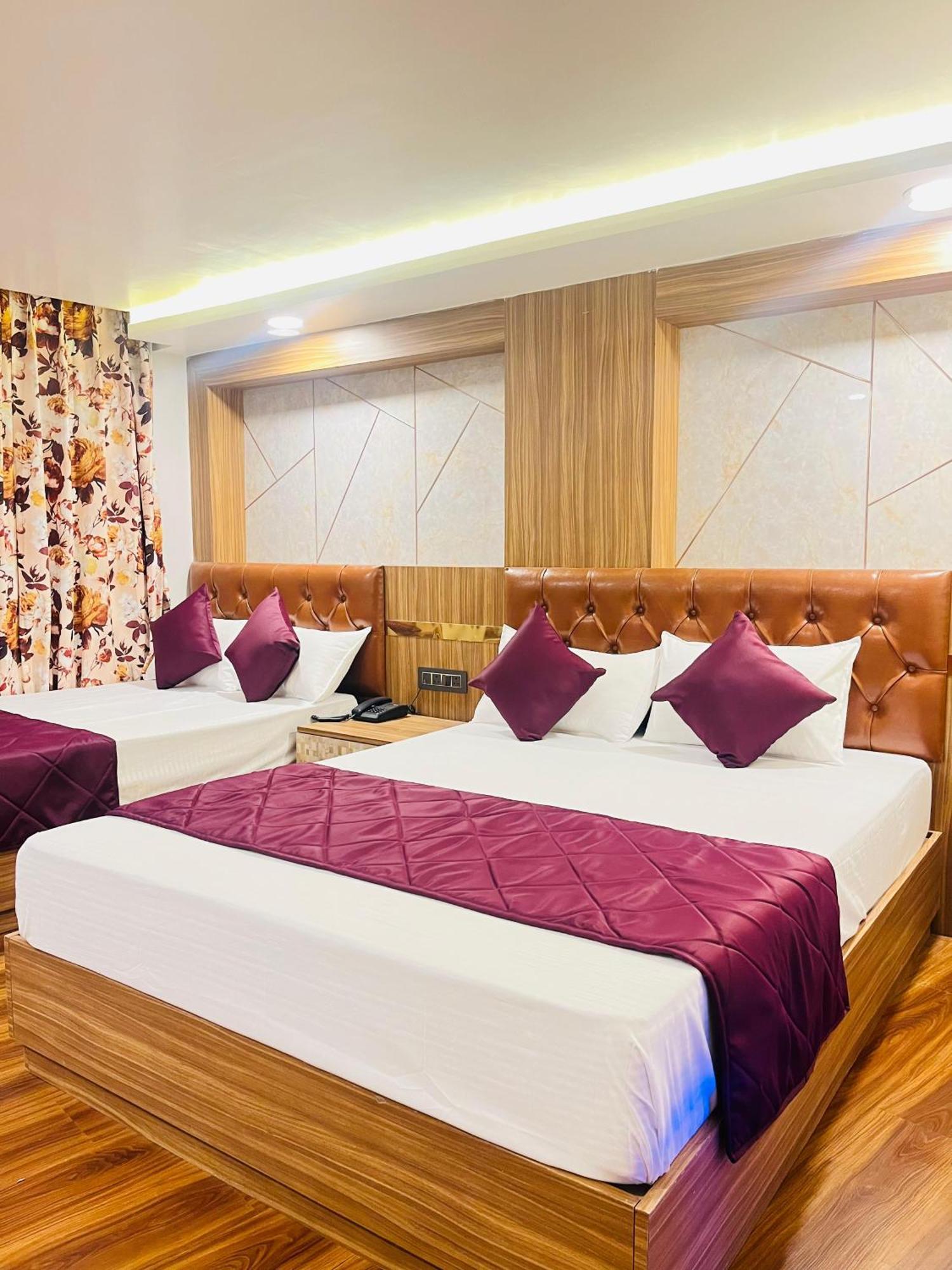 Luxury At Broadway Boutique Mall Road Chowrasta Near Mahakal Temple Hotel Darjeeling (West Bengal)