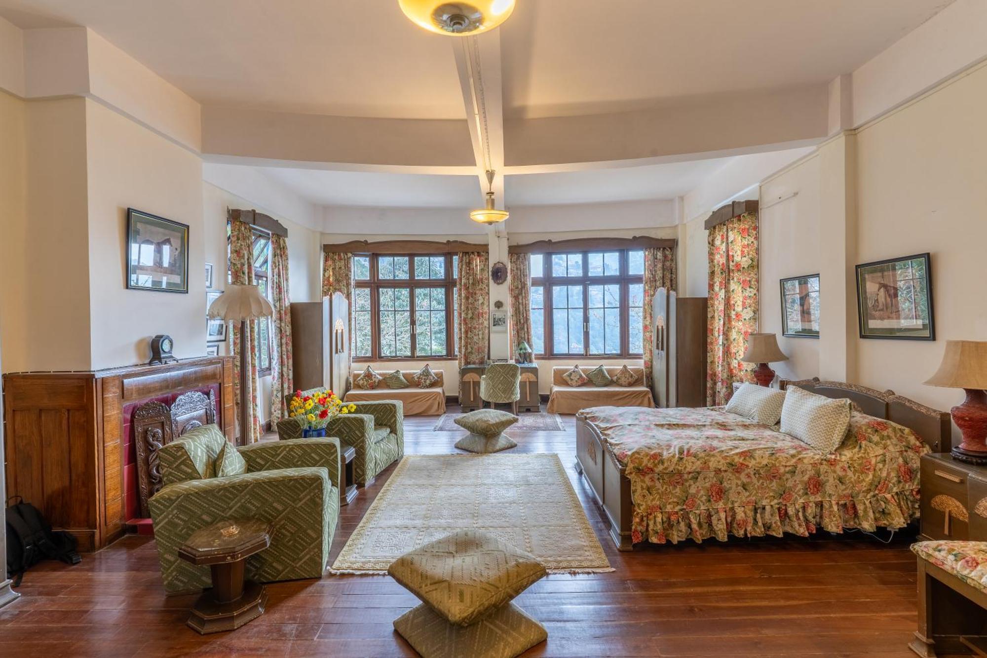 Villa Burdwan Palace - A Journey Into Timeless Legacy, Darjeeling