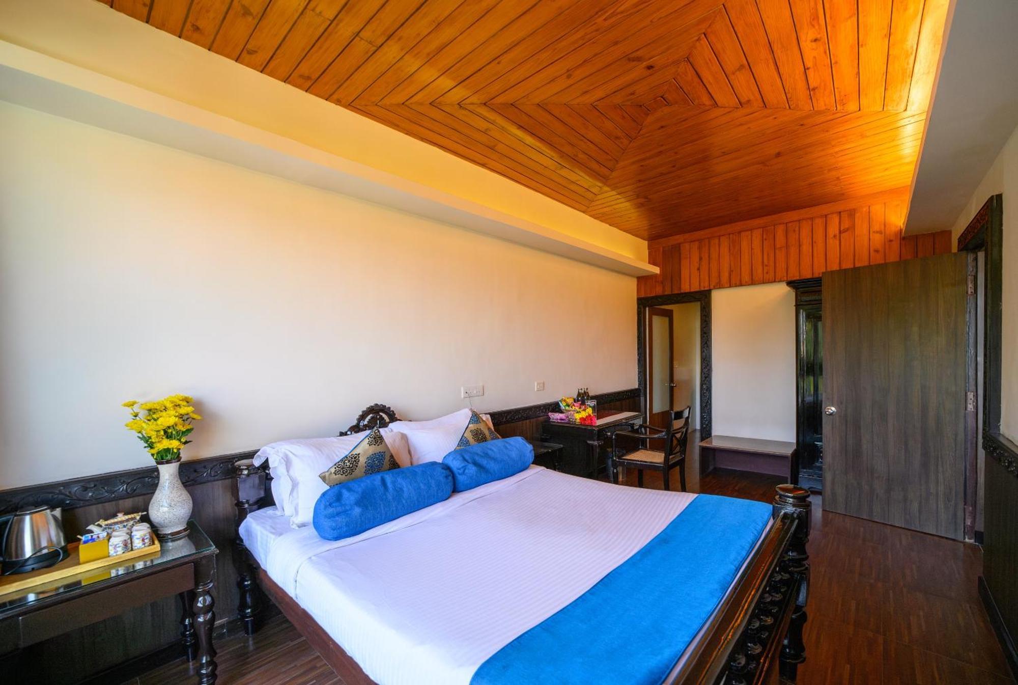 Sinclairs Darjeeling Hotel