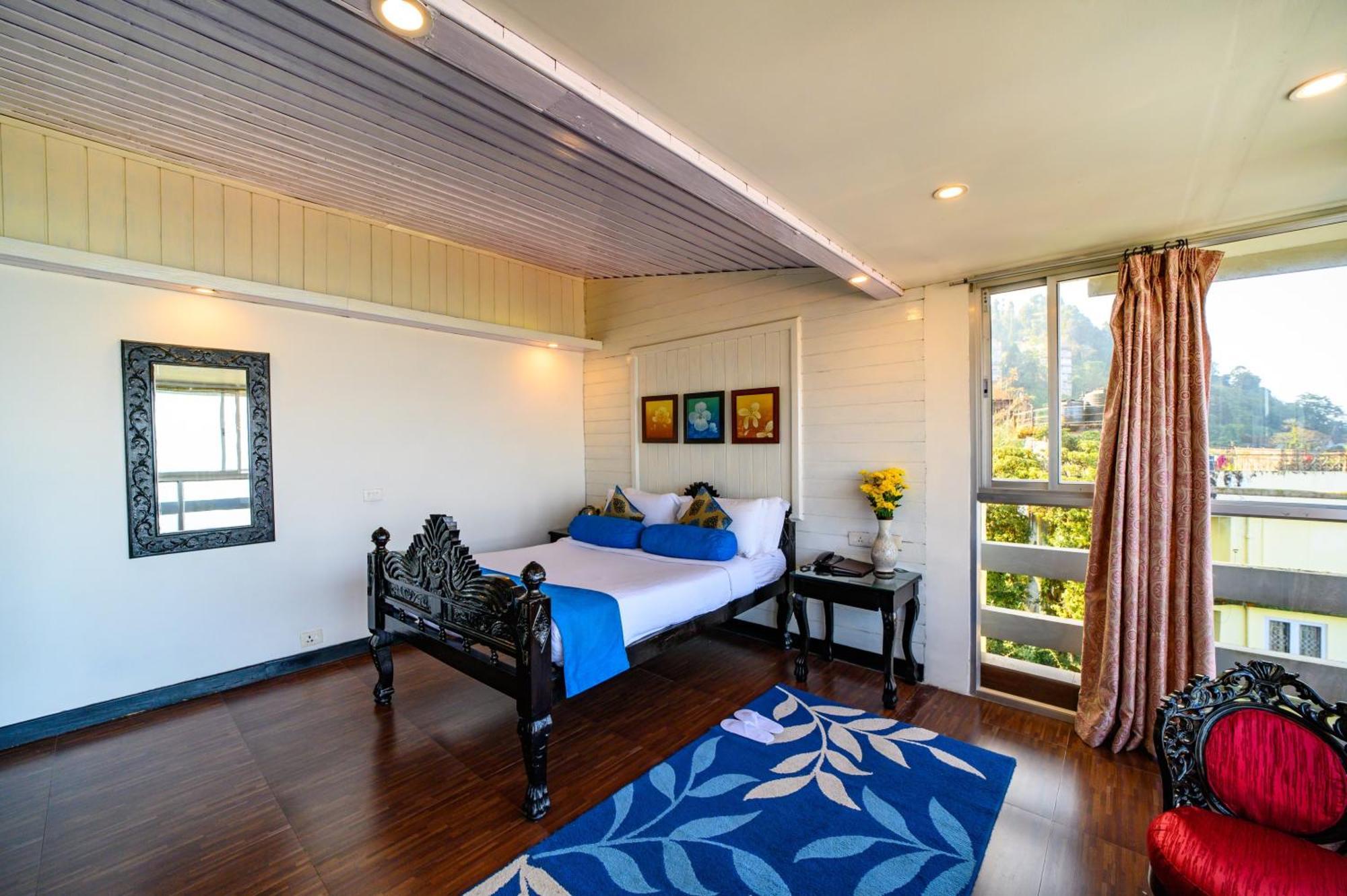 Sinclairs Darjeeling Hotel