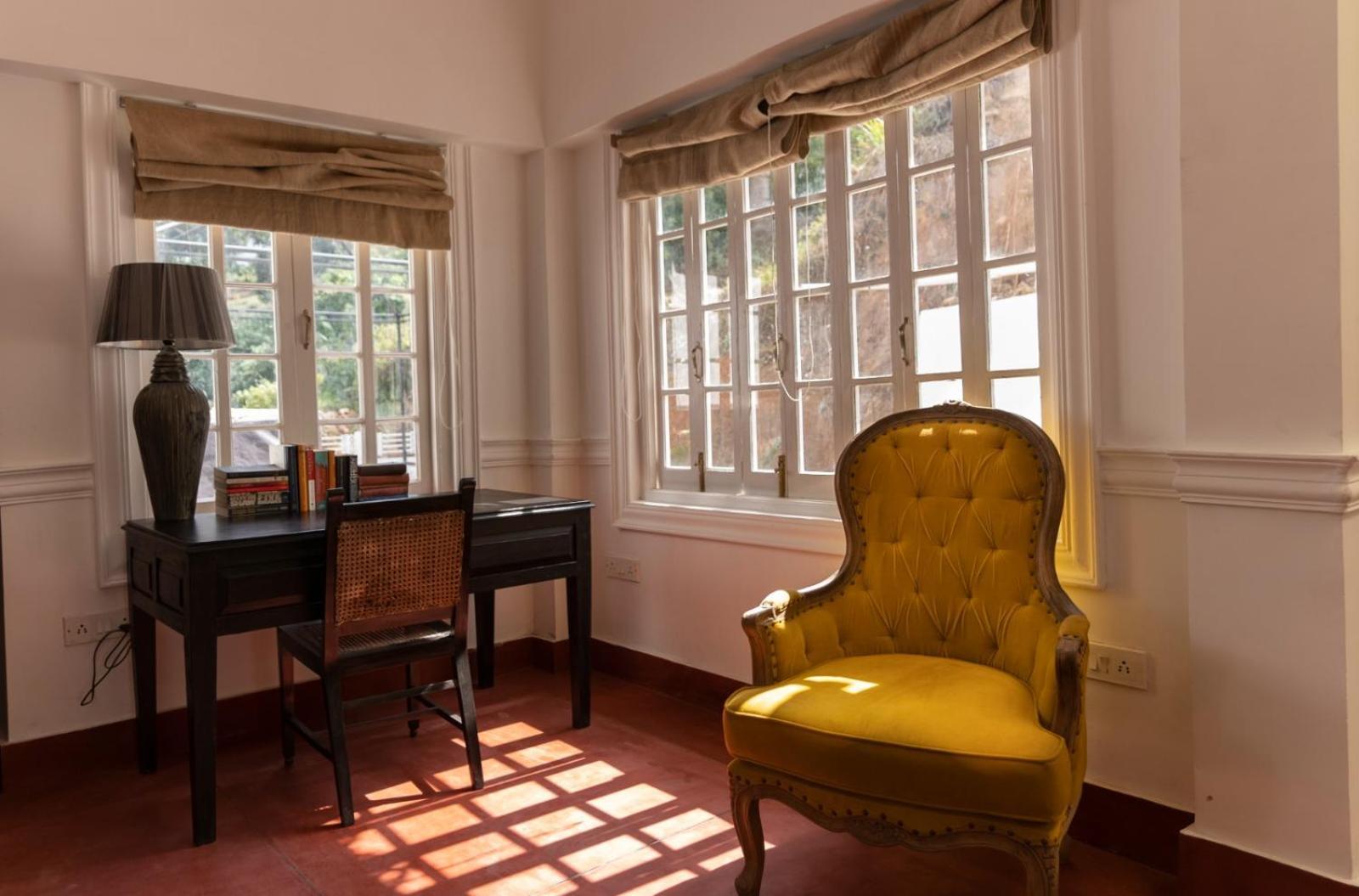 Chhota Haazri, By The Rajbari Bawali Resort *