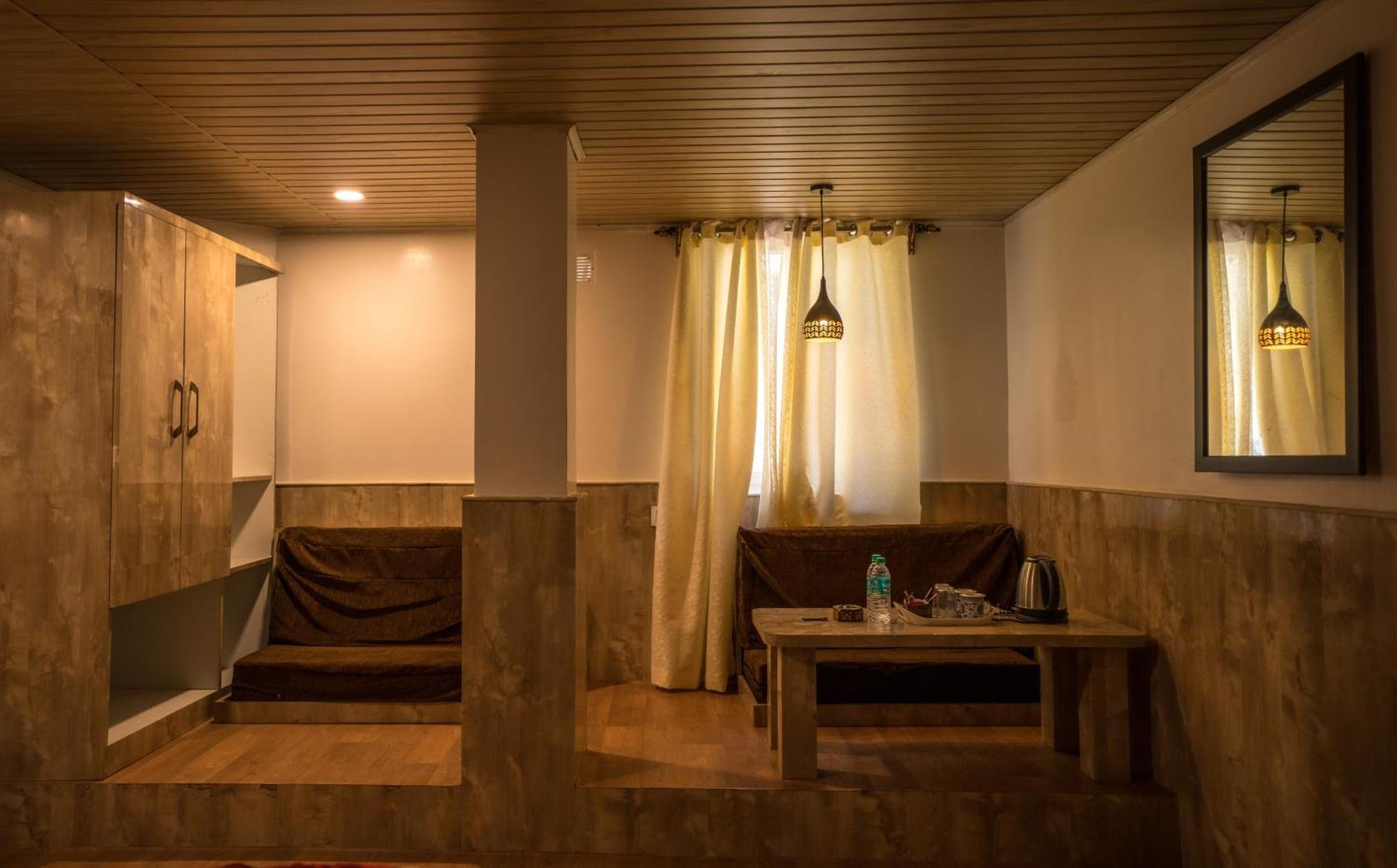 Darjeeling Deluxe Hotel Darjeeling (West Bengal)