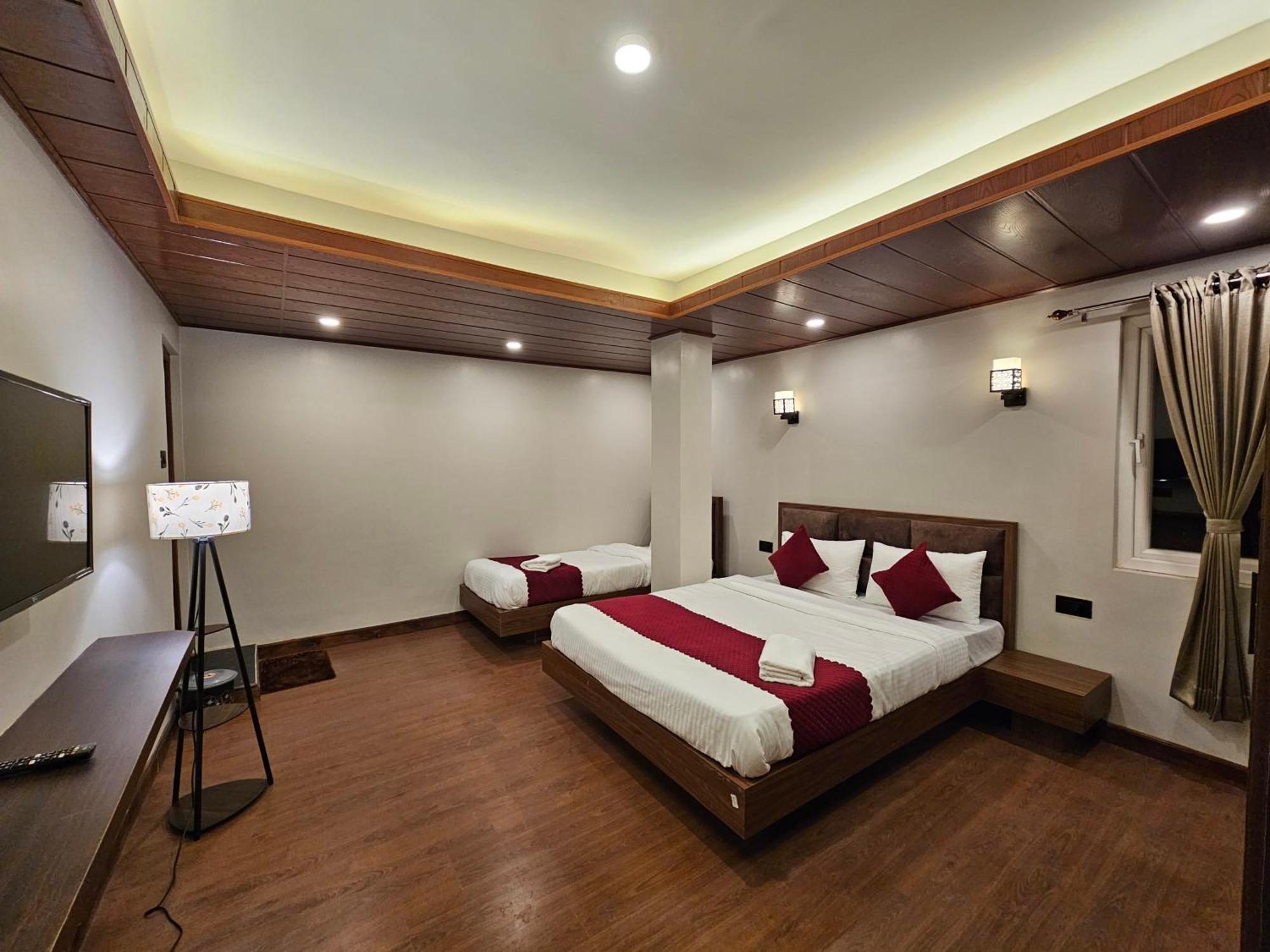 Tara Palace Darjeeling Hotel