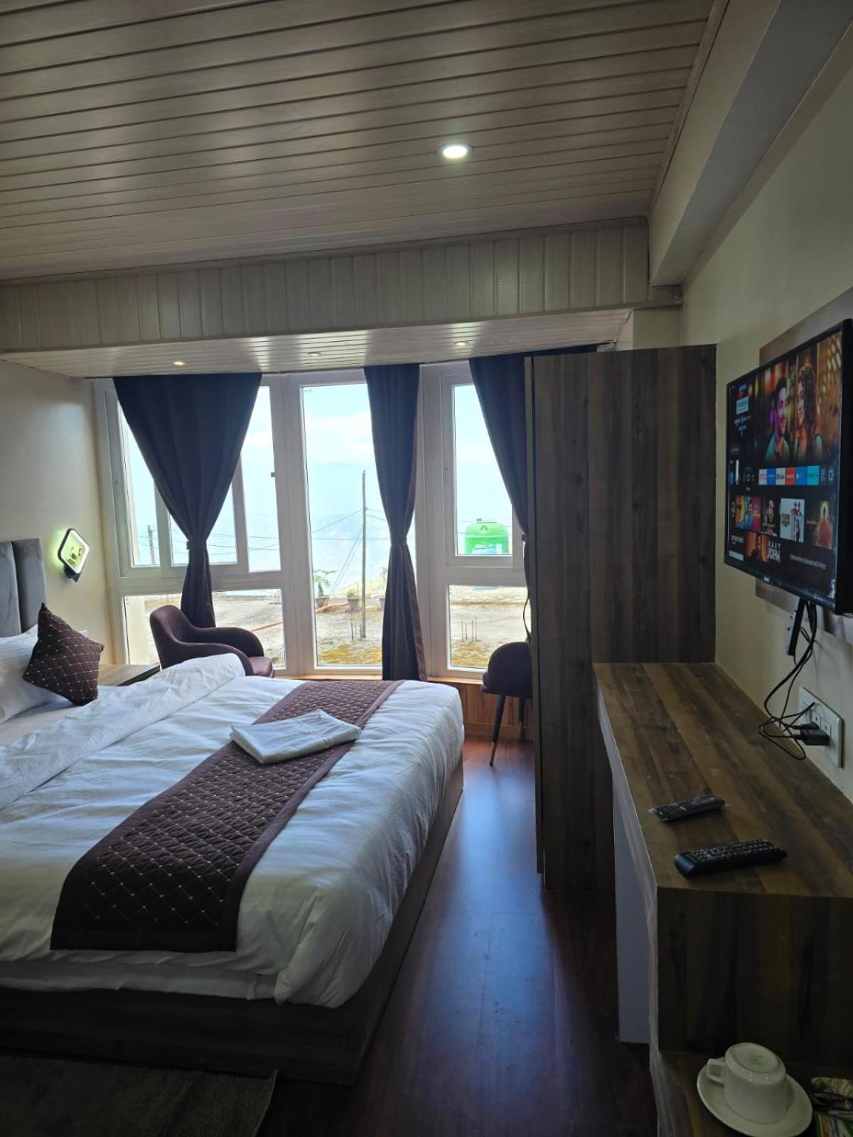 Himalayan Meadows Hotel