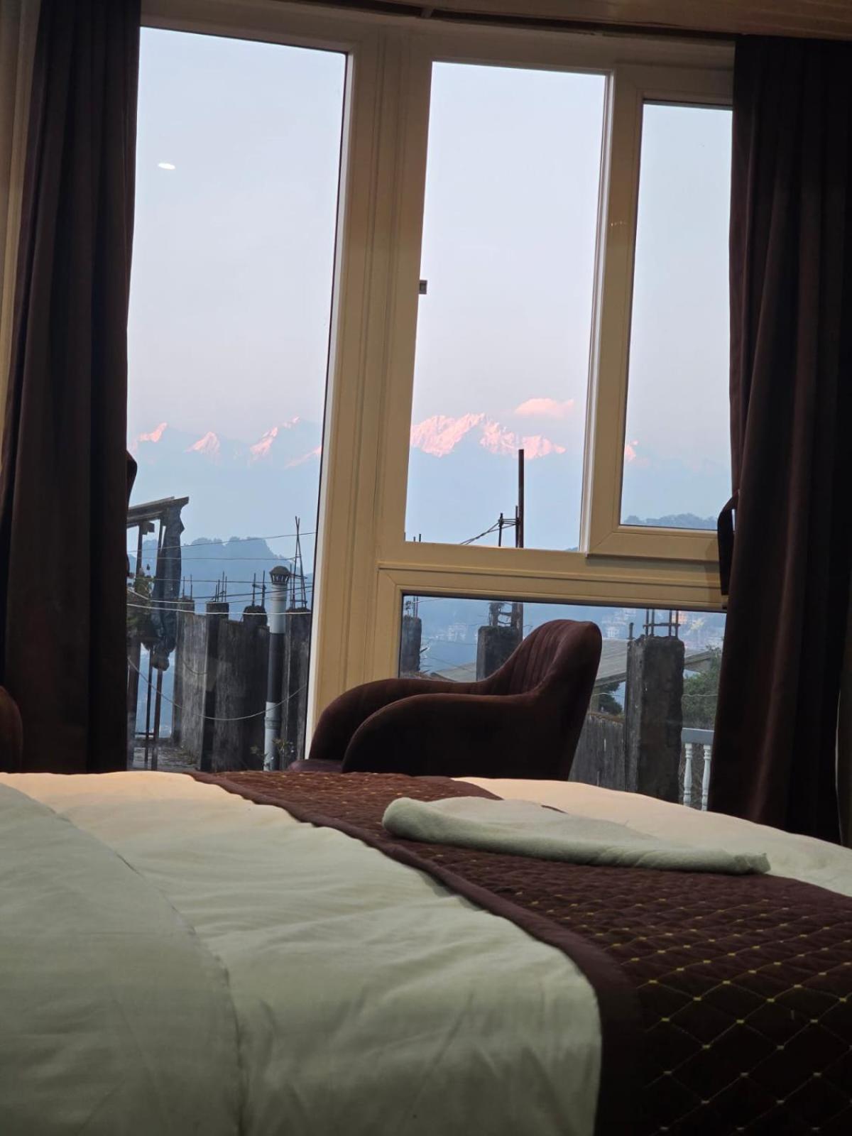 Hotel Himalayan Meadows 3*