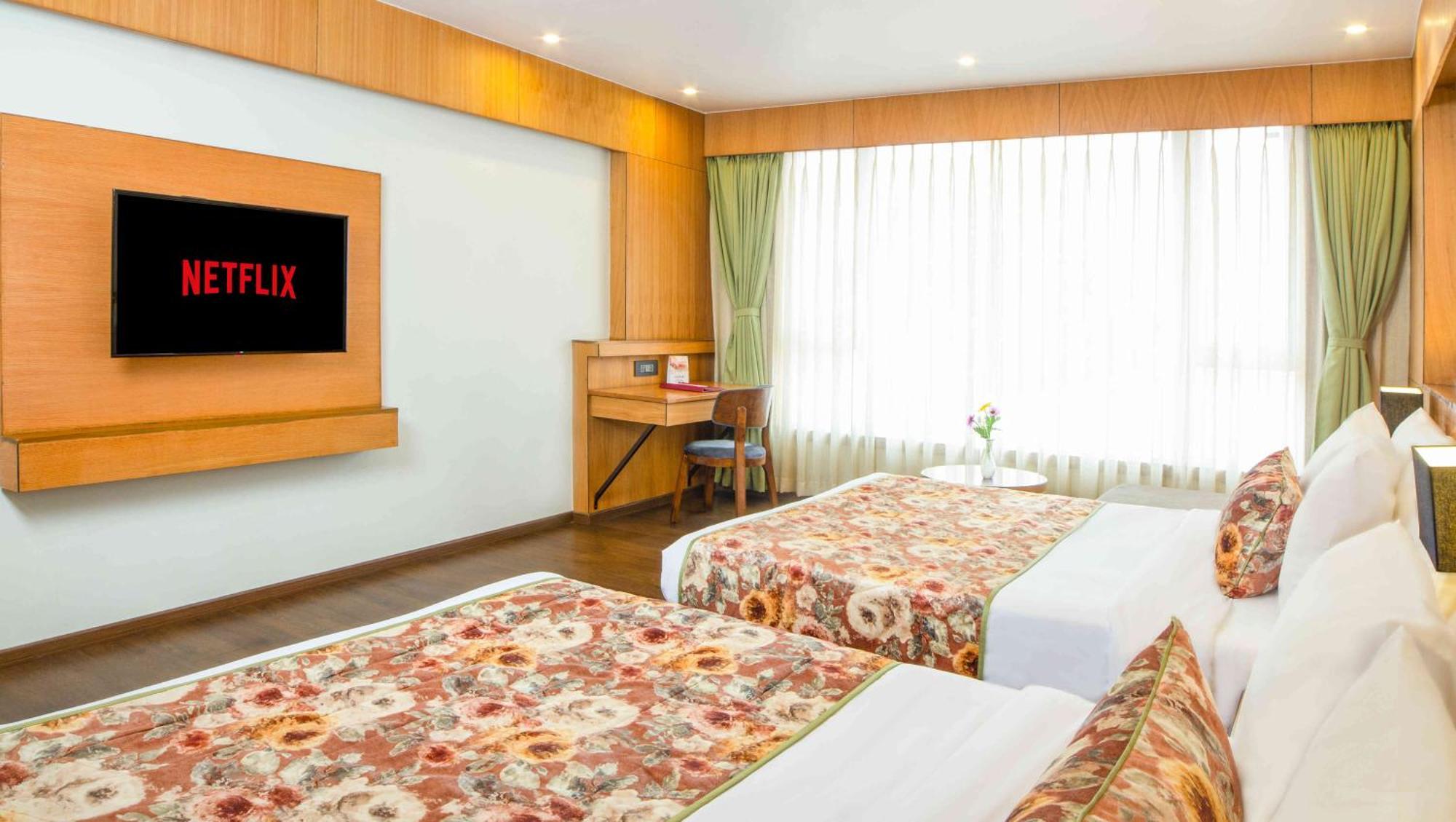 Summit Montana & At Mall Hotel
