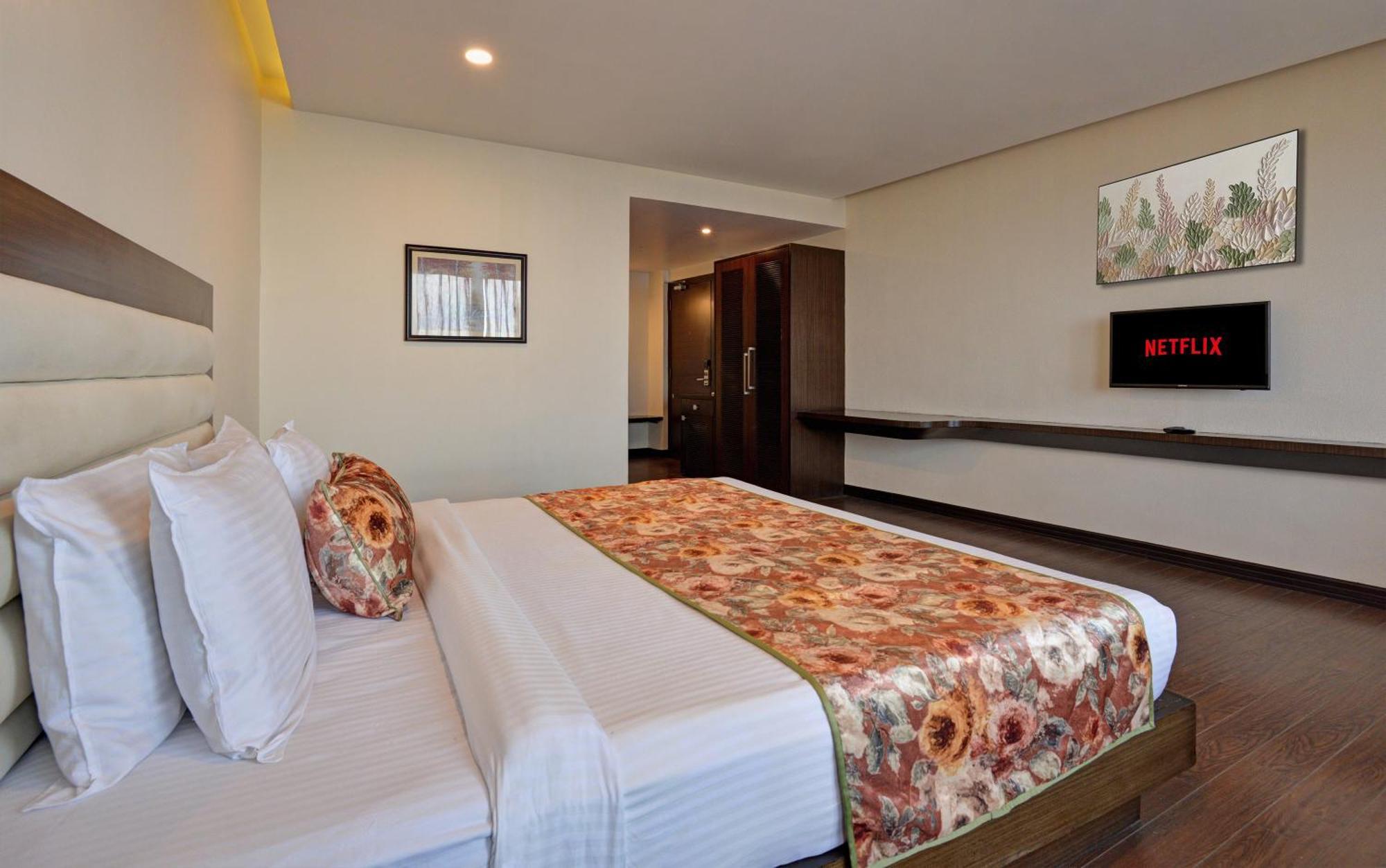 Hotel Summit Montana & At Mall 4*