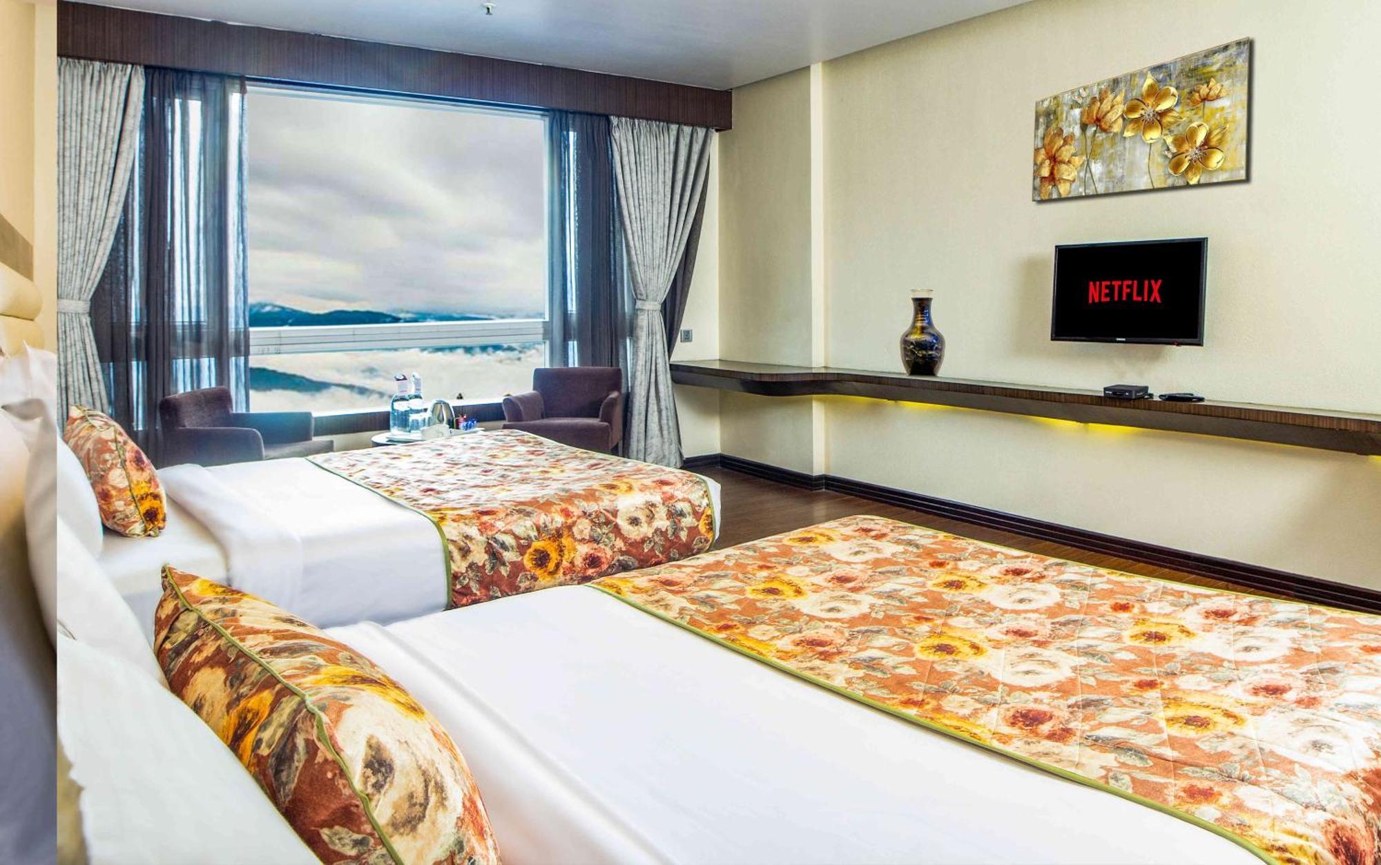 Hotel Summit Montana & At Mall 4*