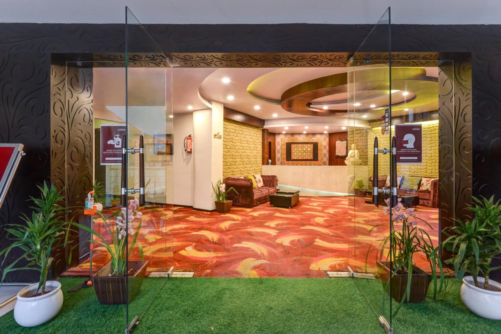 Summit Montana & At Mall Hotel