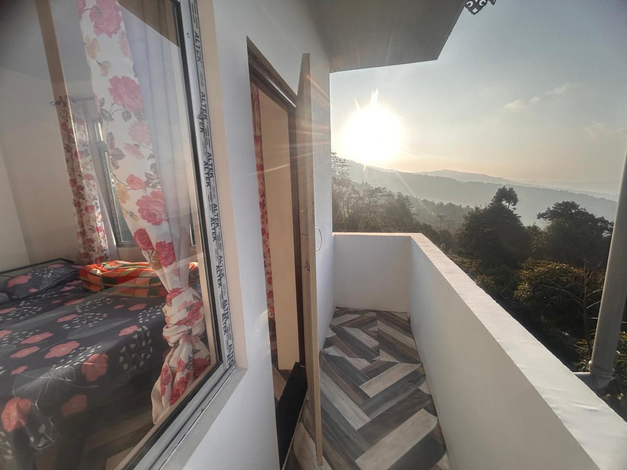 Mist & Dew Homestay Darjeeling (West Bengal)