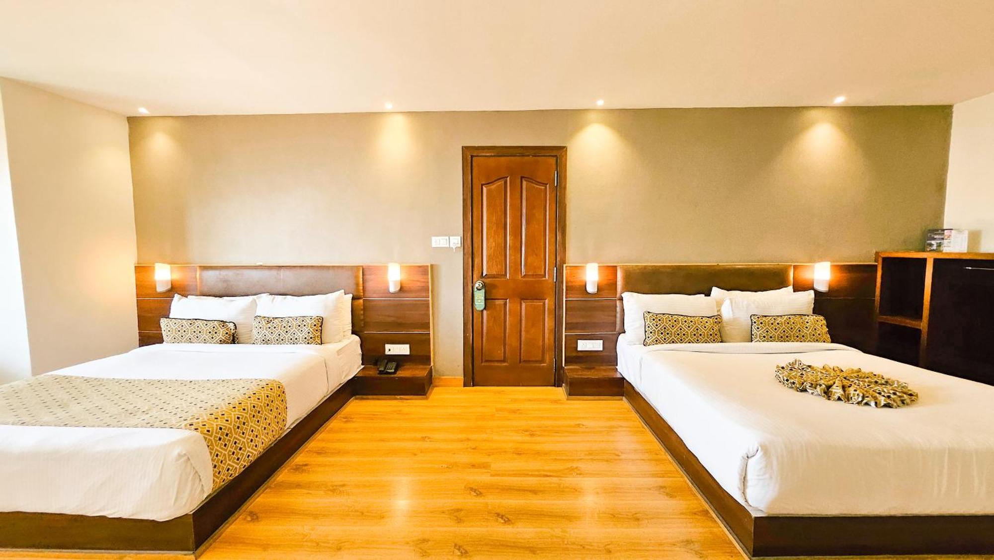 Hotel Sumitel Vista 800m From Mall Road 3*