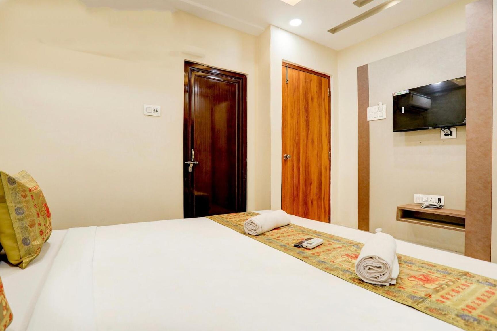 Hotel White Lotus Near Darjeeling Railway Station 3*