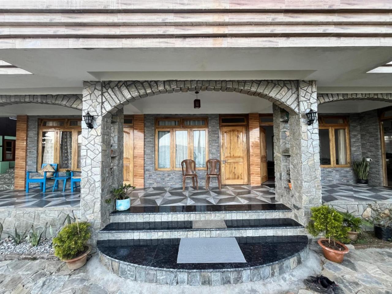 Astoria Rest Nest Homestay *