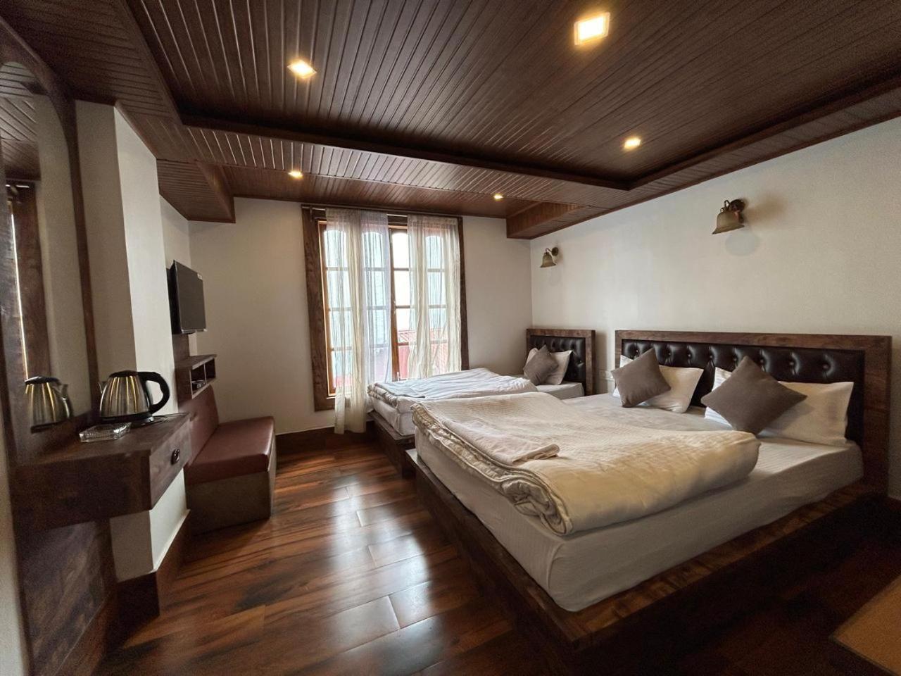 Ratna Hotel Darjeeling (West Bengal)