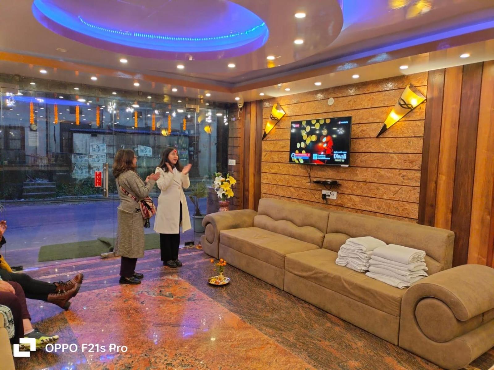Hotel Ratna 3*