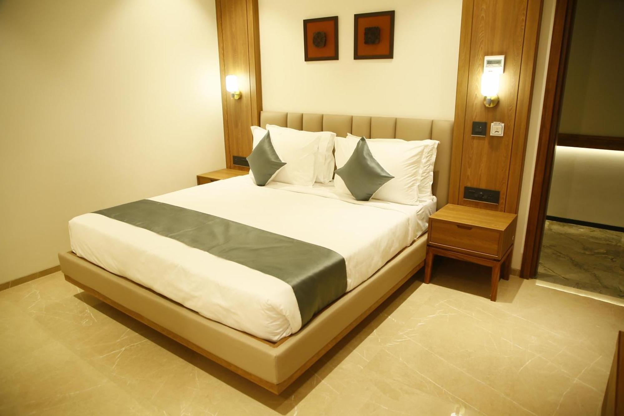 Hotel White Lotus Near Darjeeling Railway Station