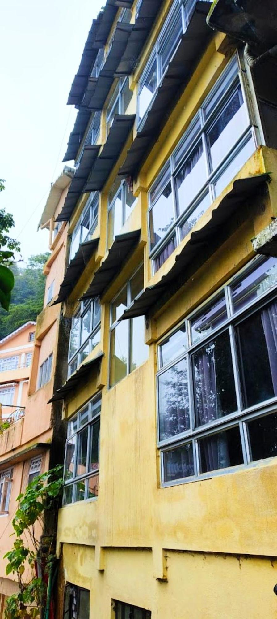 Darjeeling D R E A M L A N D Near Mall Road - Luxury & Spacious - Best Budget Hotel *