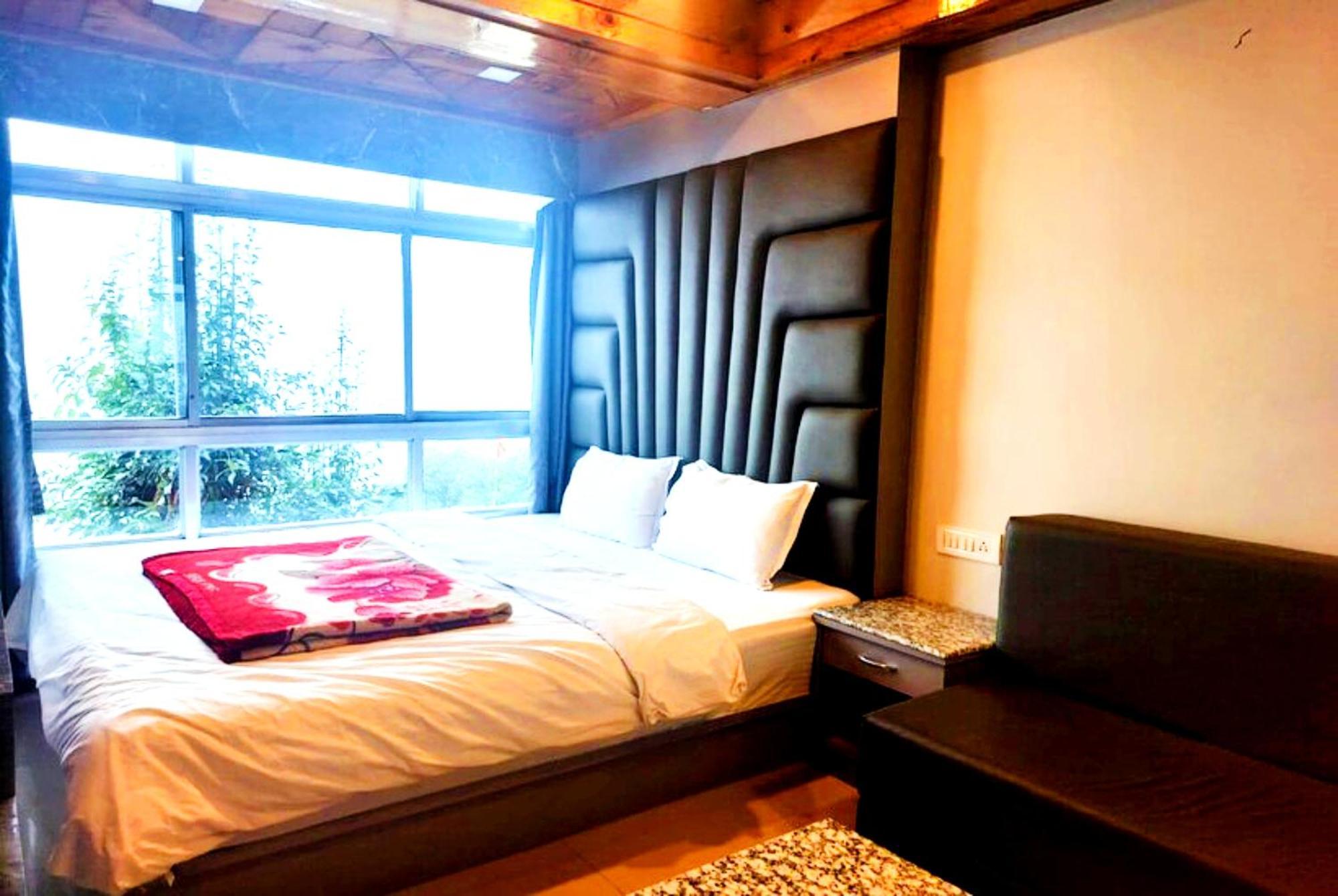 Darjeeling D R E A M L A N D Near Mall Road - Luxury & Spacious - Best Budget *