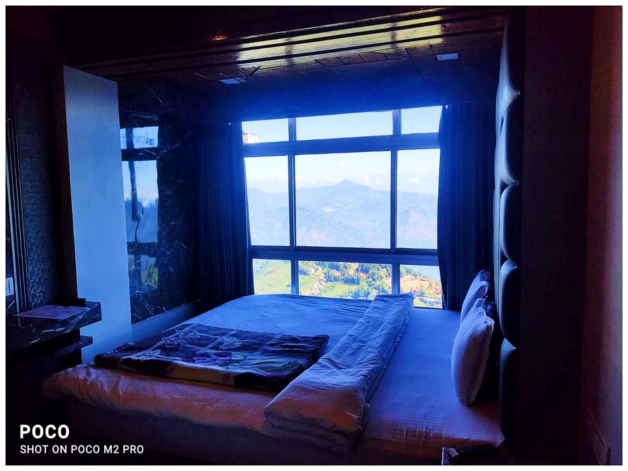 Darjeeling D R E A M L A N D Near Mall Road - Luxury & Spacious - Best Budget Hotel Darjeeling (West Bengal)